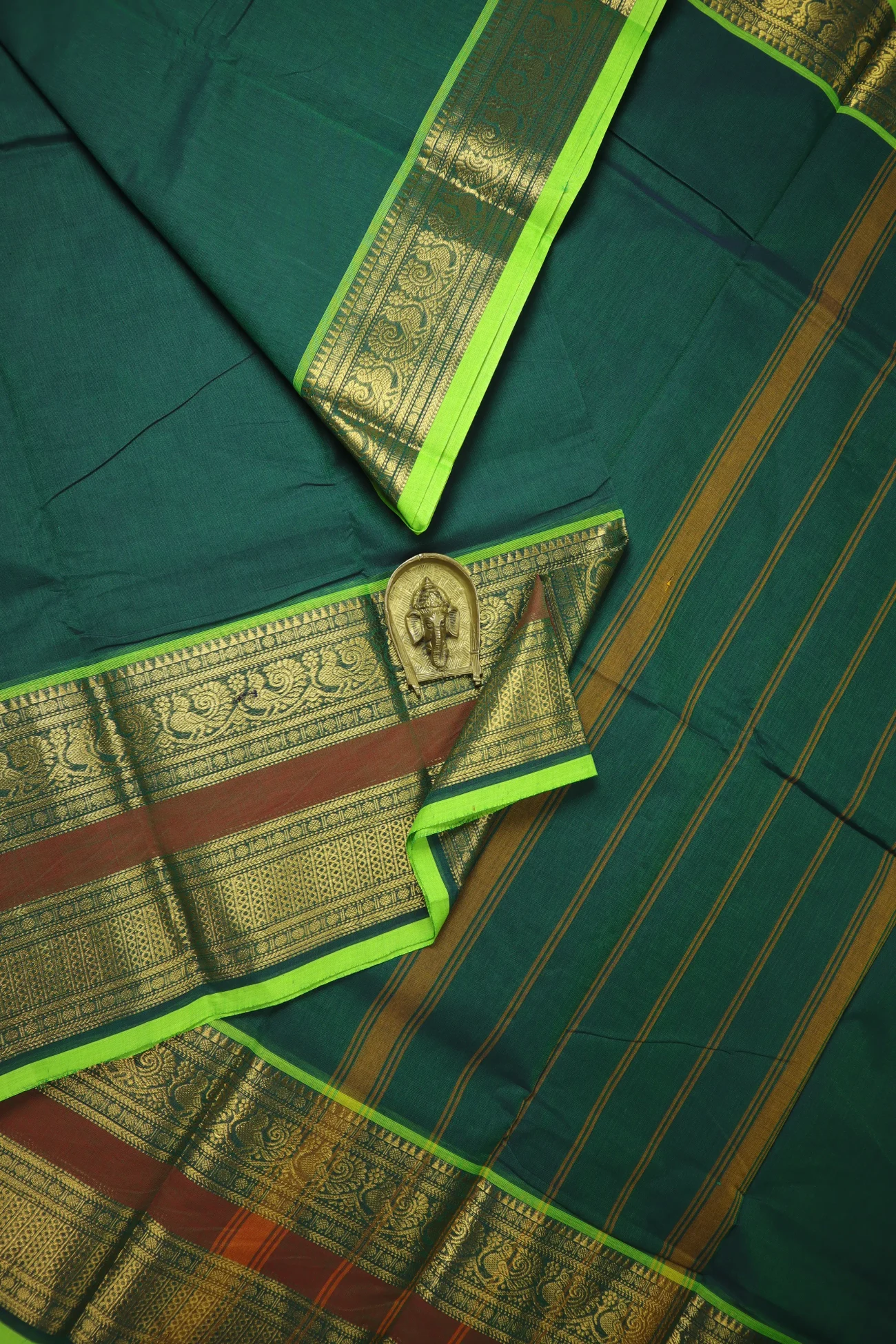 dark-green-peacock-grand-chettinad-saree-gc002599-a
