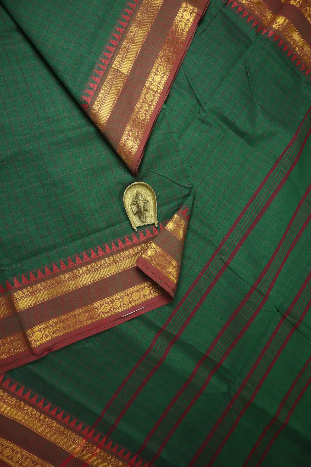 dark-green-temple-ruthratcham-chettinad-madisar-ny000893-a