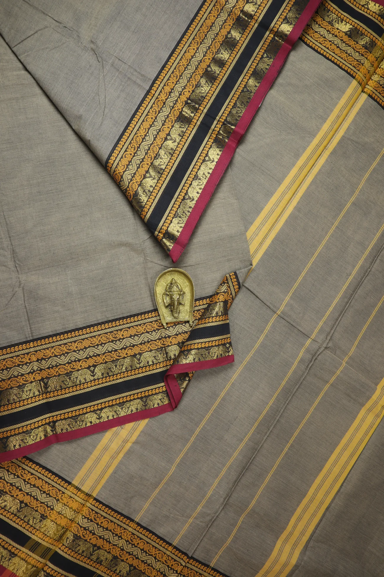 dark-gray-elephant-grand-chettinad-saree-gc002562-a