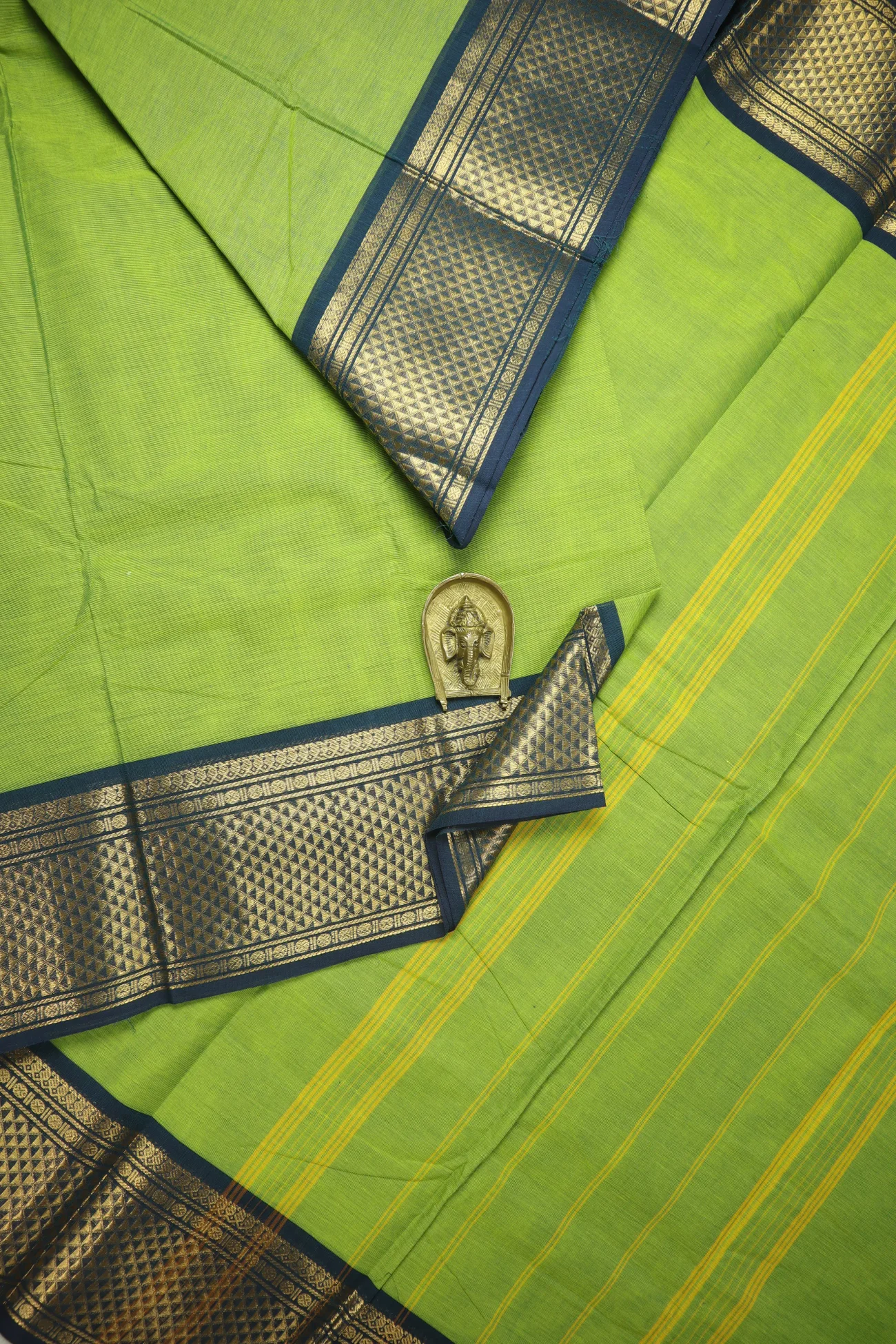 light-green-diamoned-grand-chettinad-saree-gc002555-a