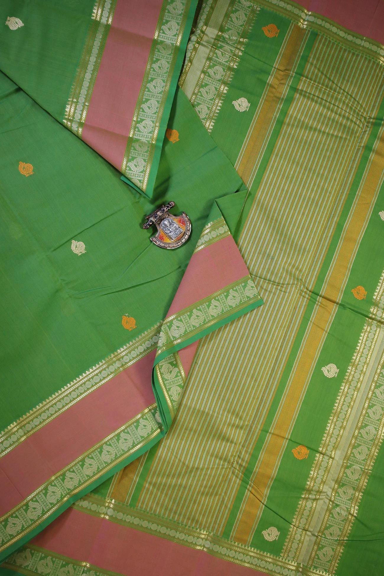 light-green-peacock-kanchi-cotton-sarees-uu004241-d