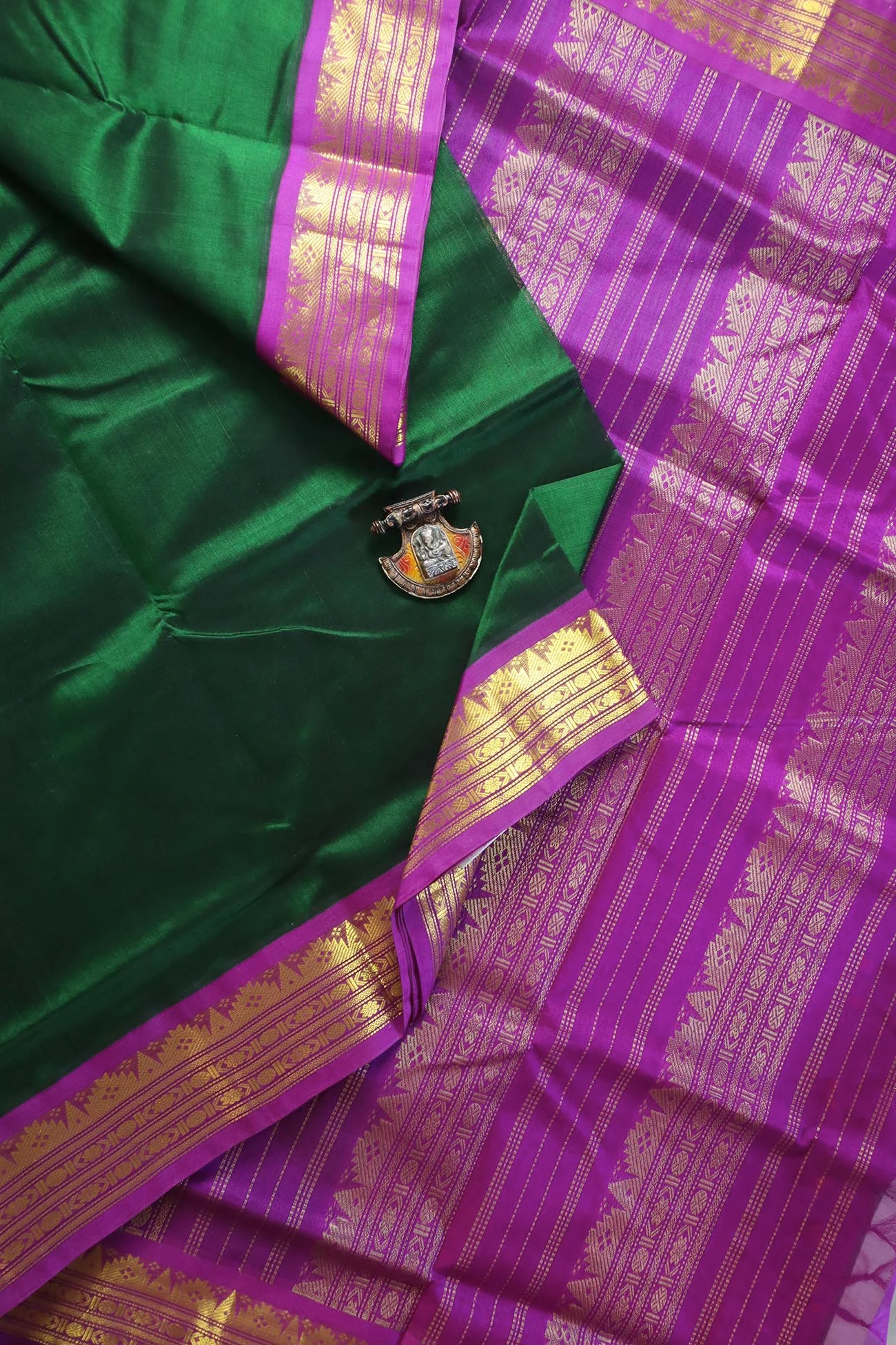 dark-green-temple-cotton-silk-sarees-sc002048-d