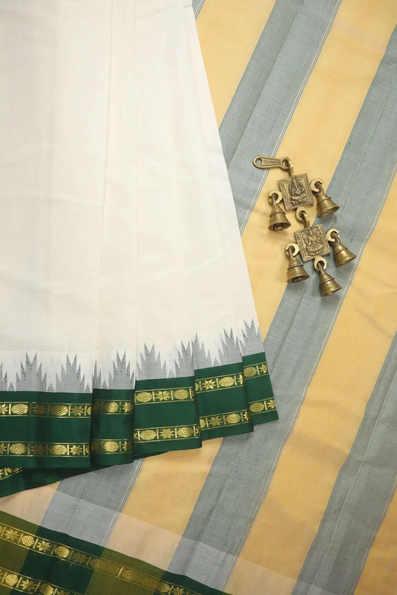 white-thalampoo-reku-gadwal-saree-sb000085-b
