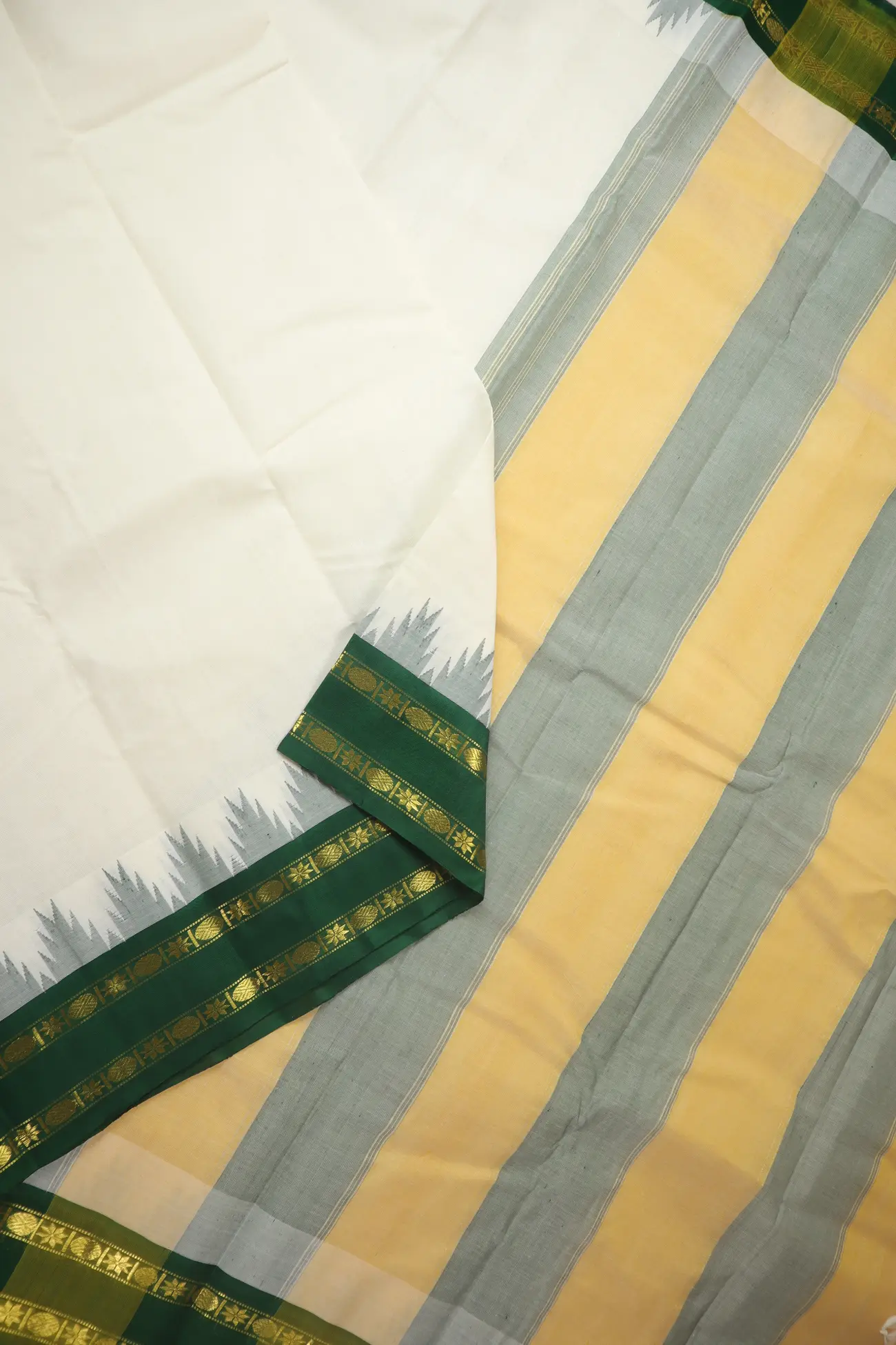 white-thalampoo-reku-gadwal-saree-sb000085-d
