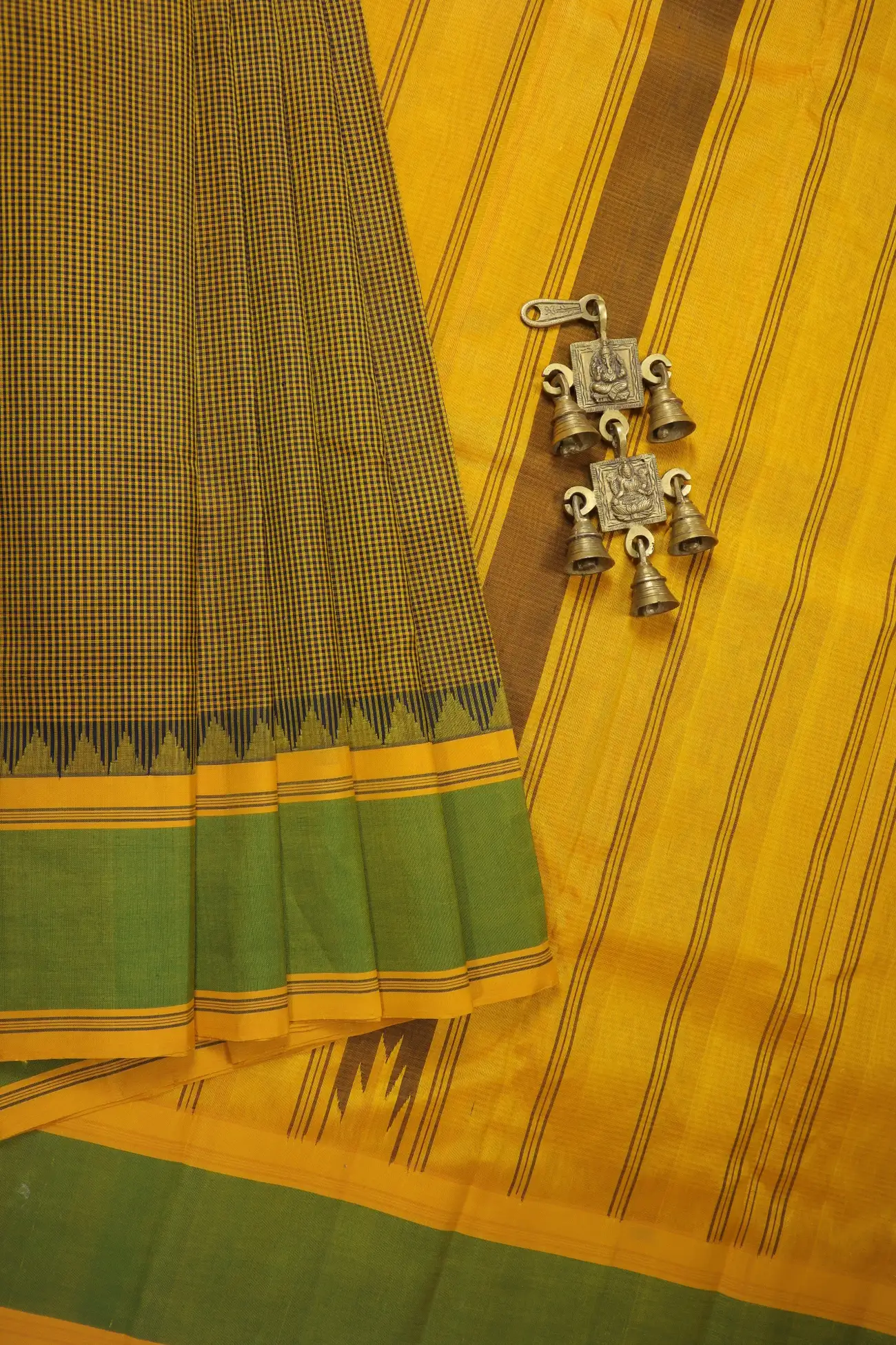 mustard-checked-gadwal-saree-sb000086-b