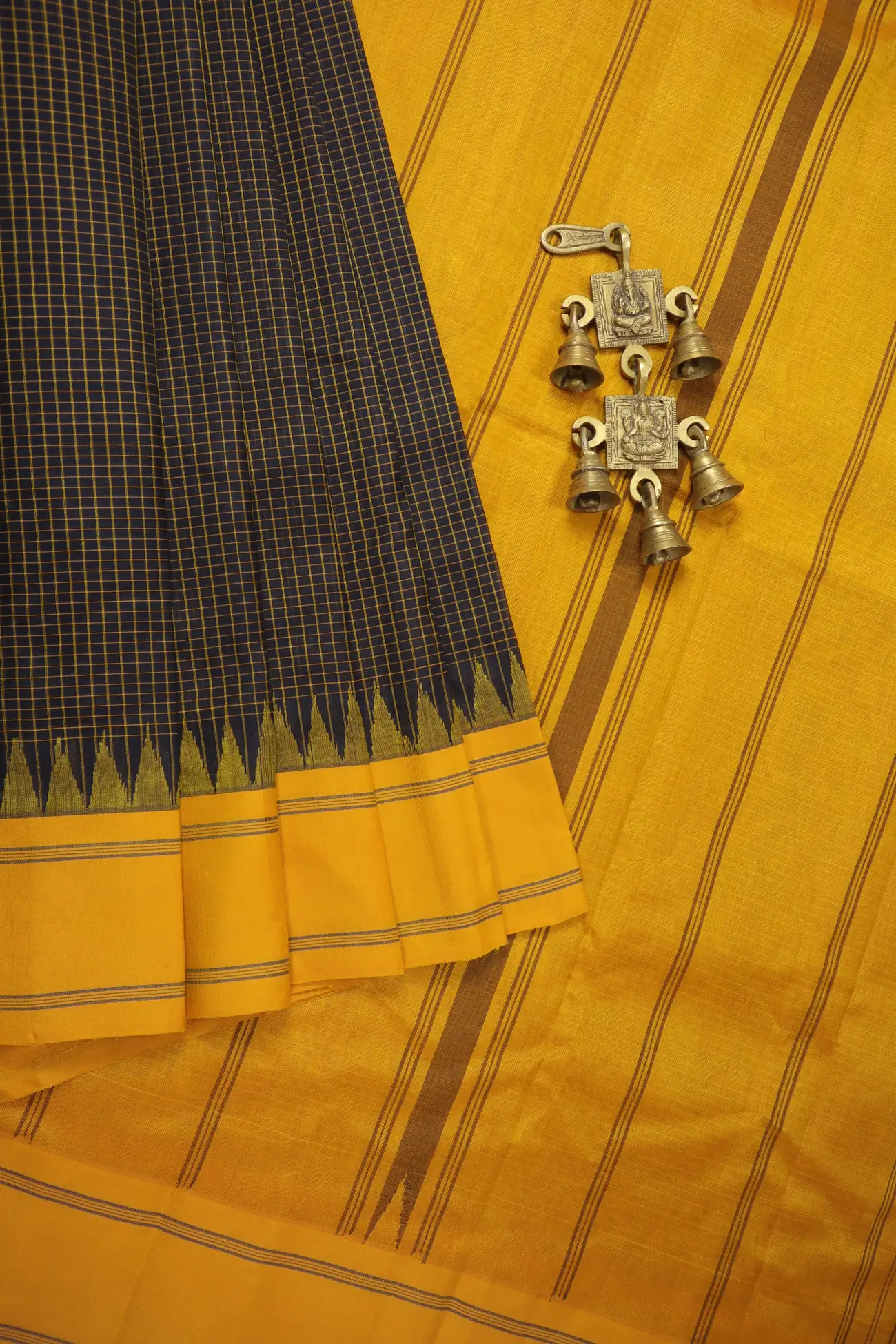 navy-checked-gadwal-saree-sb000088-b