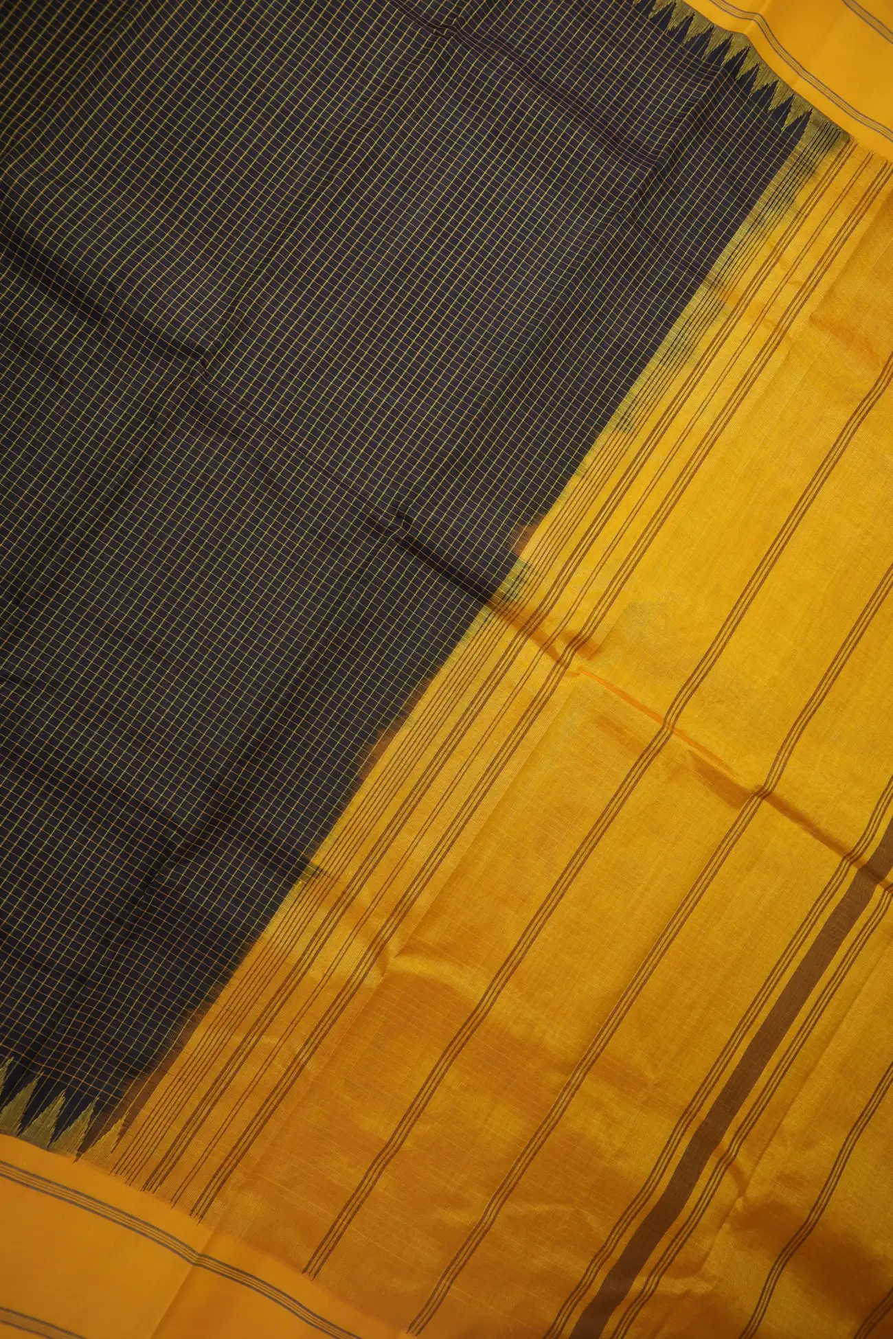 navy-checked-gadwal-saree-sb000088-d