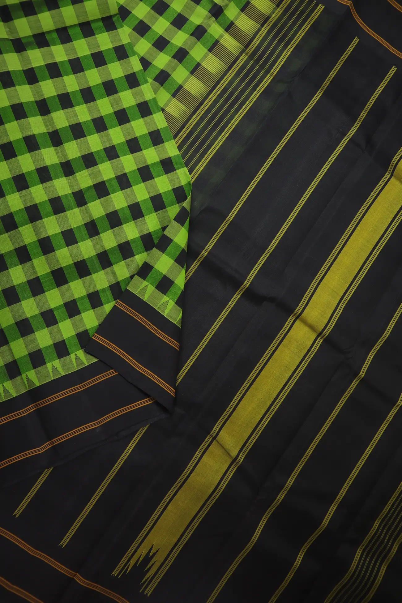 light-green-checked-gadwal-saree-sb000089-c