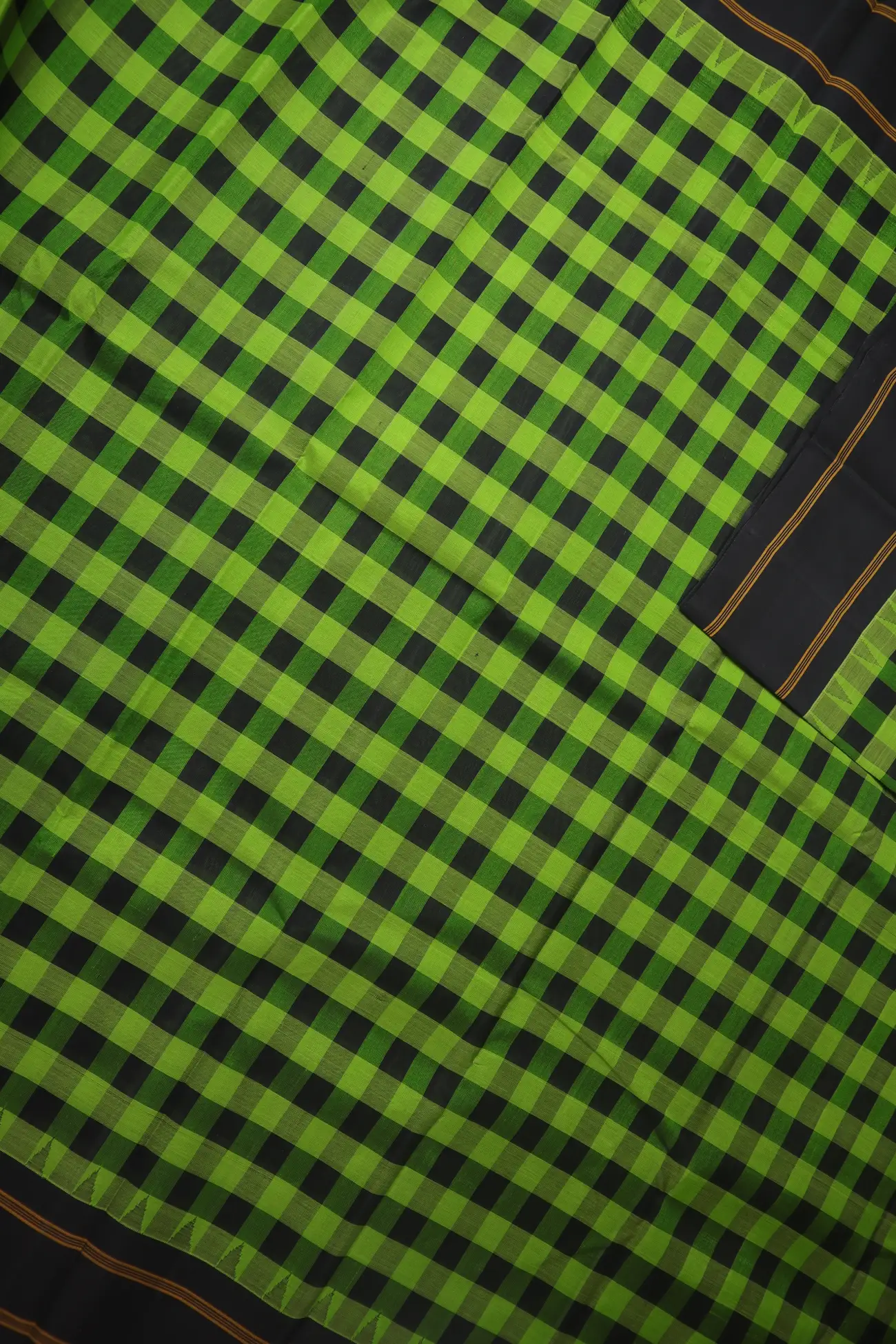 light-green-checked-gadwal-saree-sb000089-e