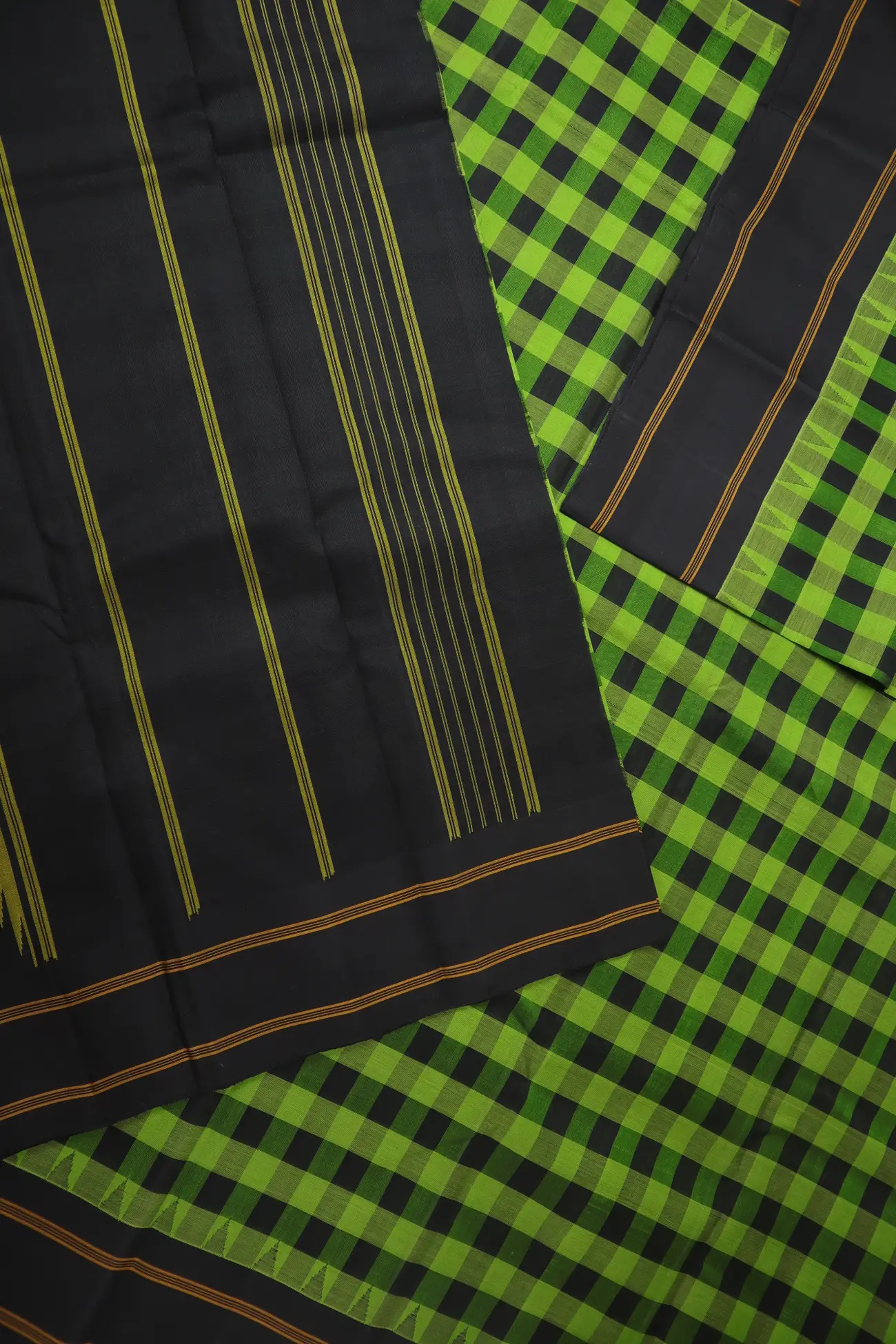 light-green-checked-gadwal-saree-sb000089-f