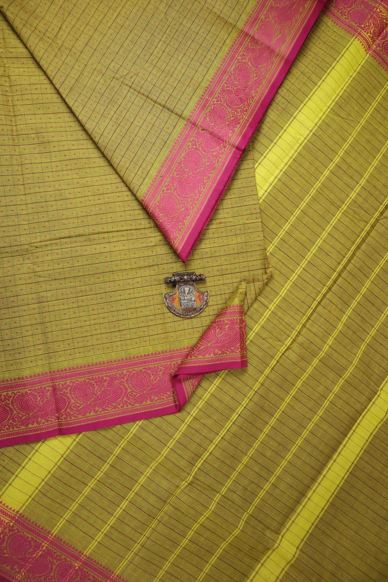 light-green-peacock-laksha-deepam-kanchi-cotton-saree-uu005524-b