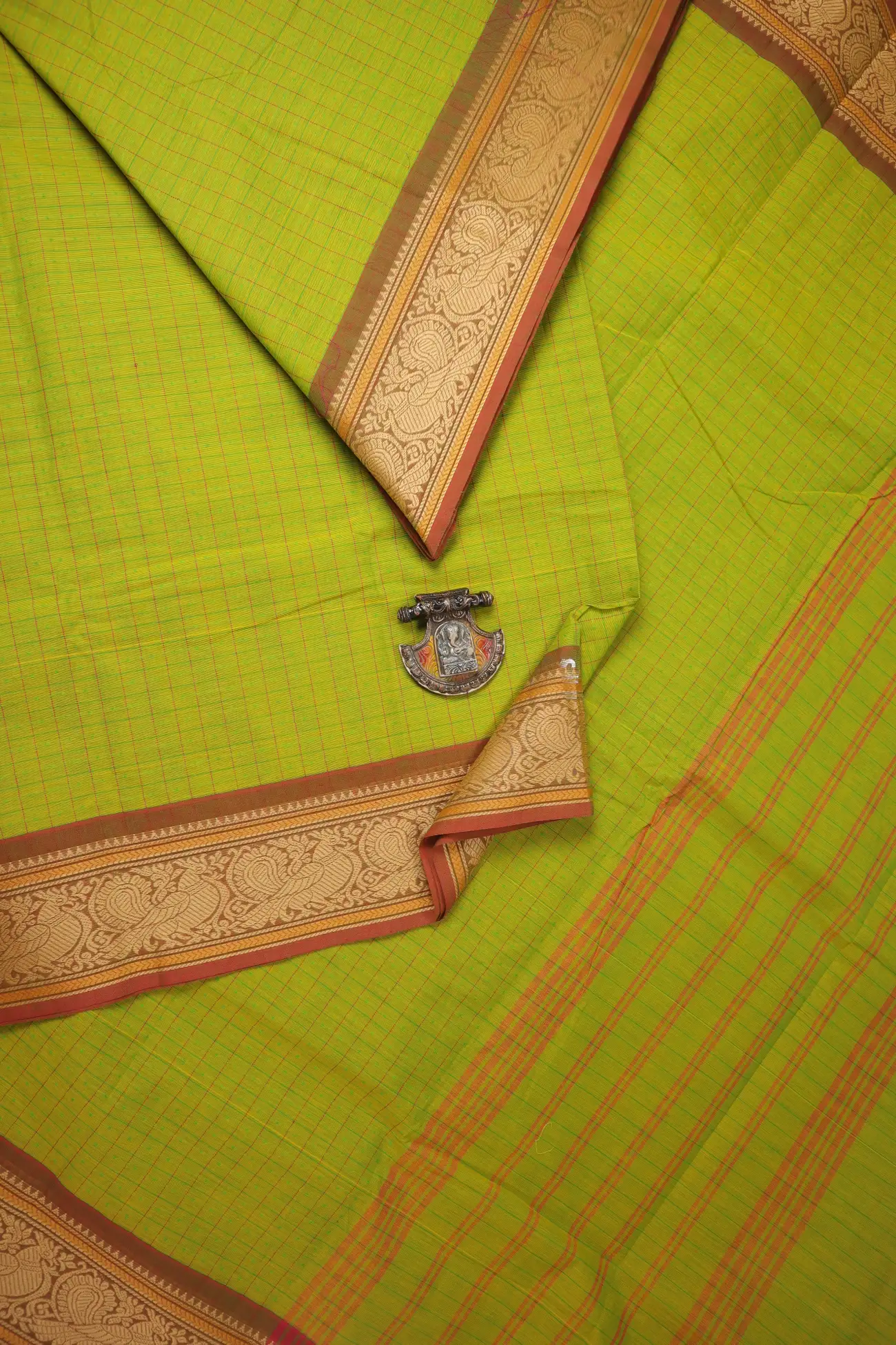 light-green-peacock-laksha-deepam-kanchi-cotton-saree-uu005526-b
