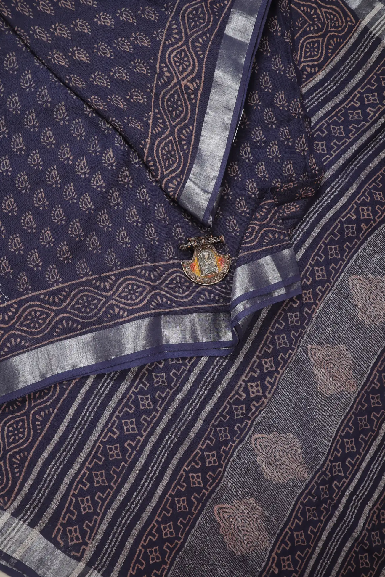 navy-flower-linen-printed-hand-block-printed-saree-lnp000160-b
