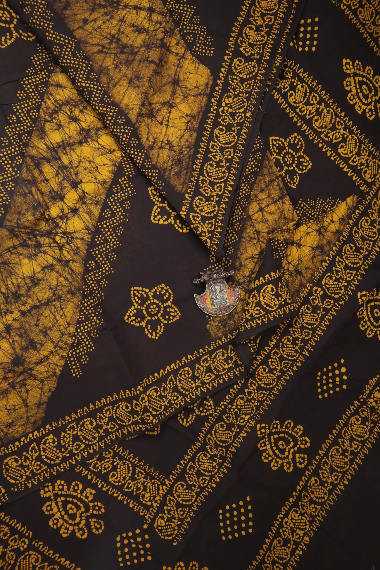 coffee-brown-batik-madurai-sungudi-saree-ss006308-a