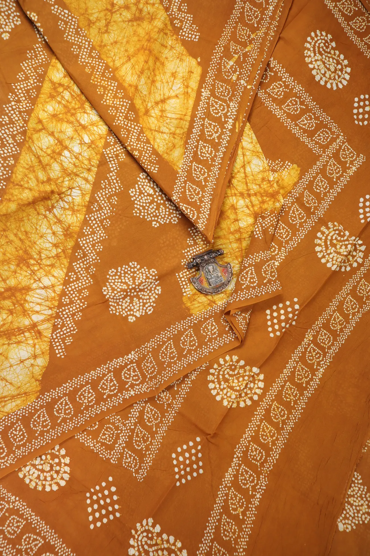 mustard-batik-madurai-sungudi-saree-ss006283-a