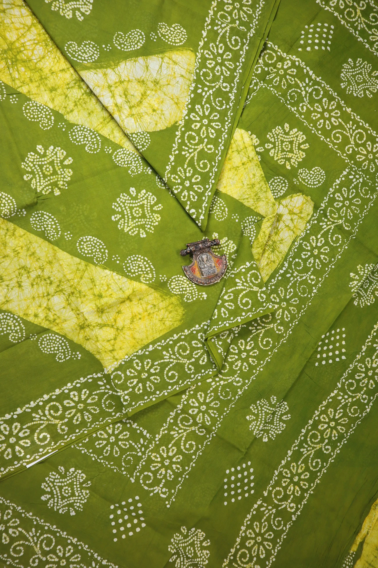 light-green-batik-madurai-sungudi-saree-ss006290-a