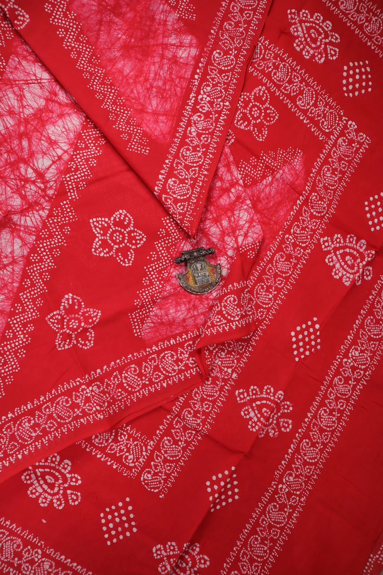 red-batik-madurai-sungudi-saree-ss006280-a