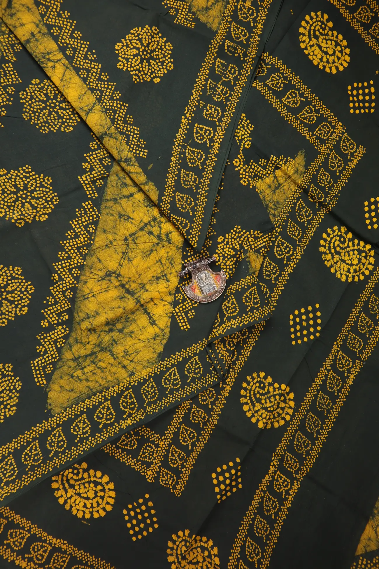 dark-green-batik-madurai-sungudi-saree-ss006302-a