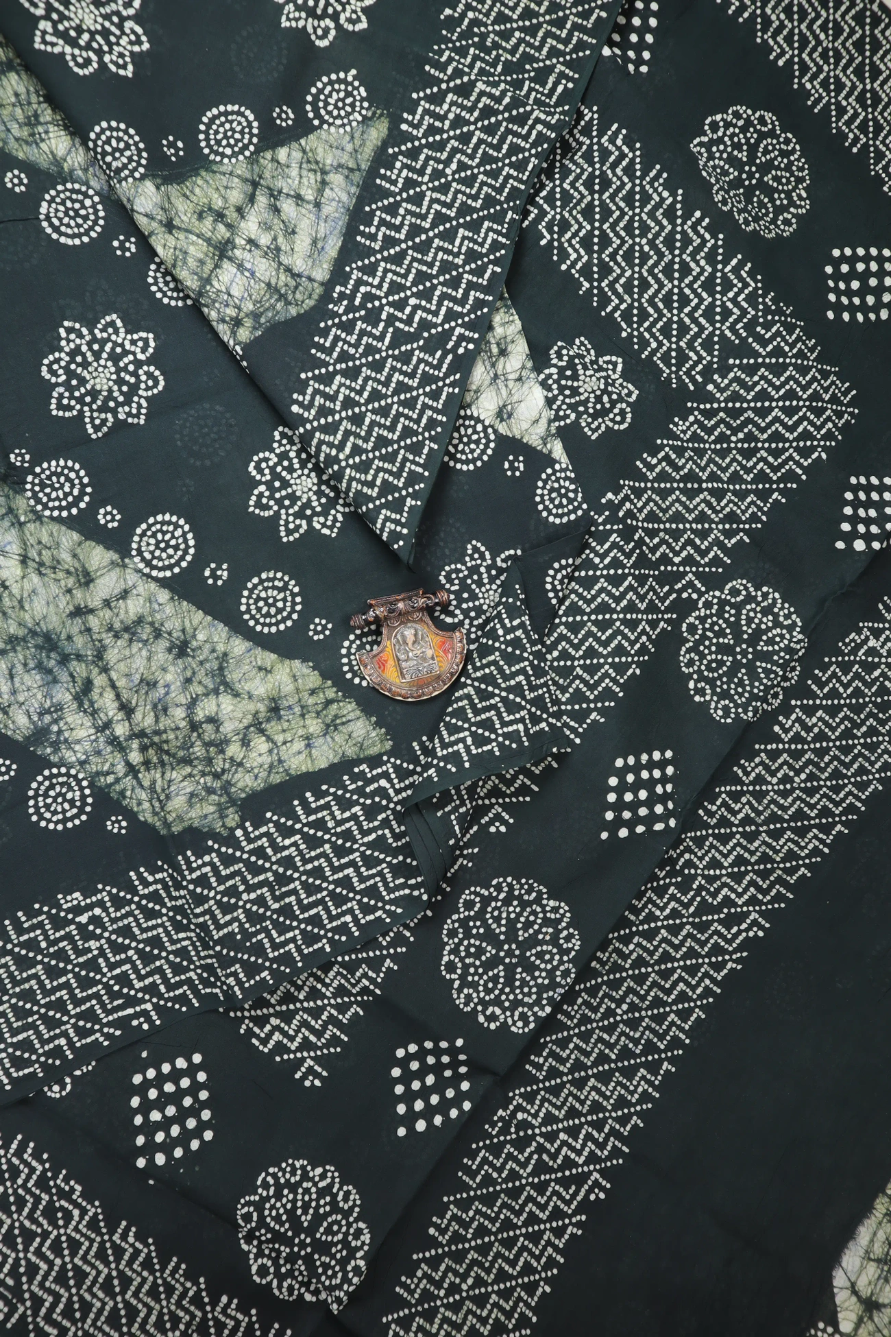 dark-green-batik-madurai-sungudi-saree-ss006305-a