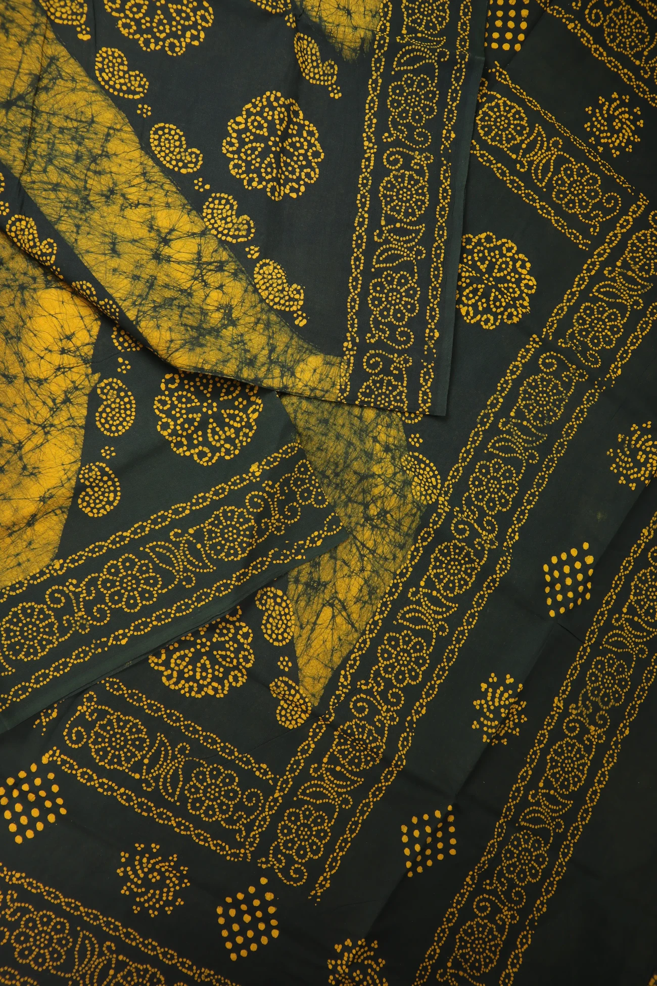 dark-green-batik-madurai-sungudi-saree-ss006295-b