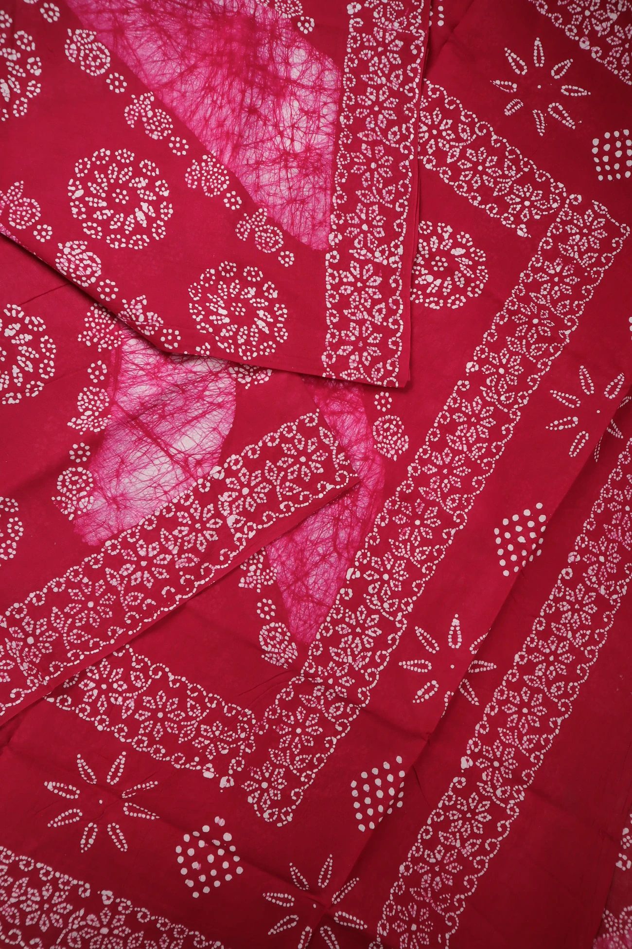 red-batik-madurai-sungudi-saree-ss006279-b