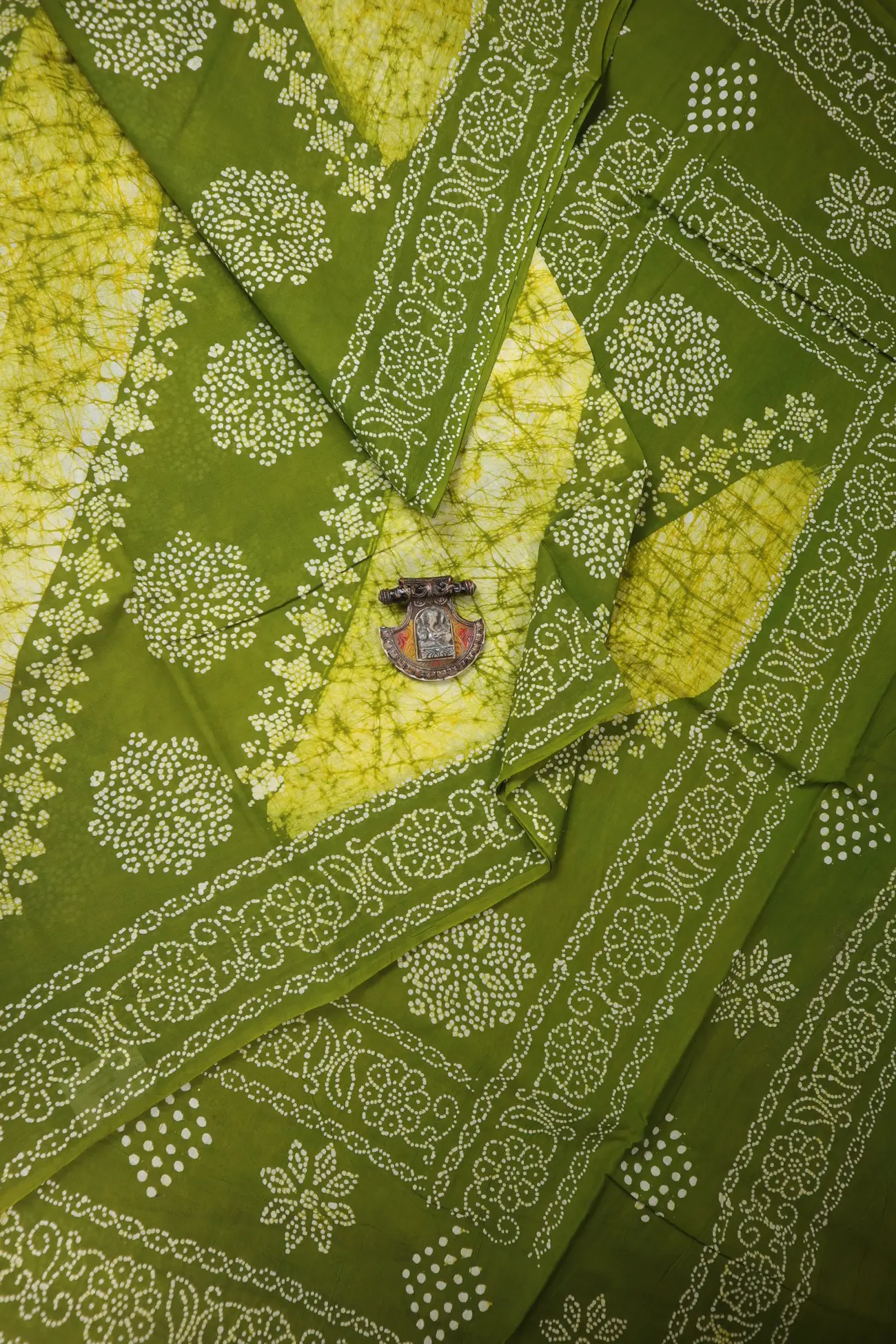 green-batik-madurai-sungudi-saree-ssb000062-a