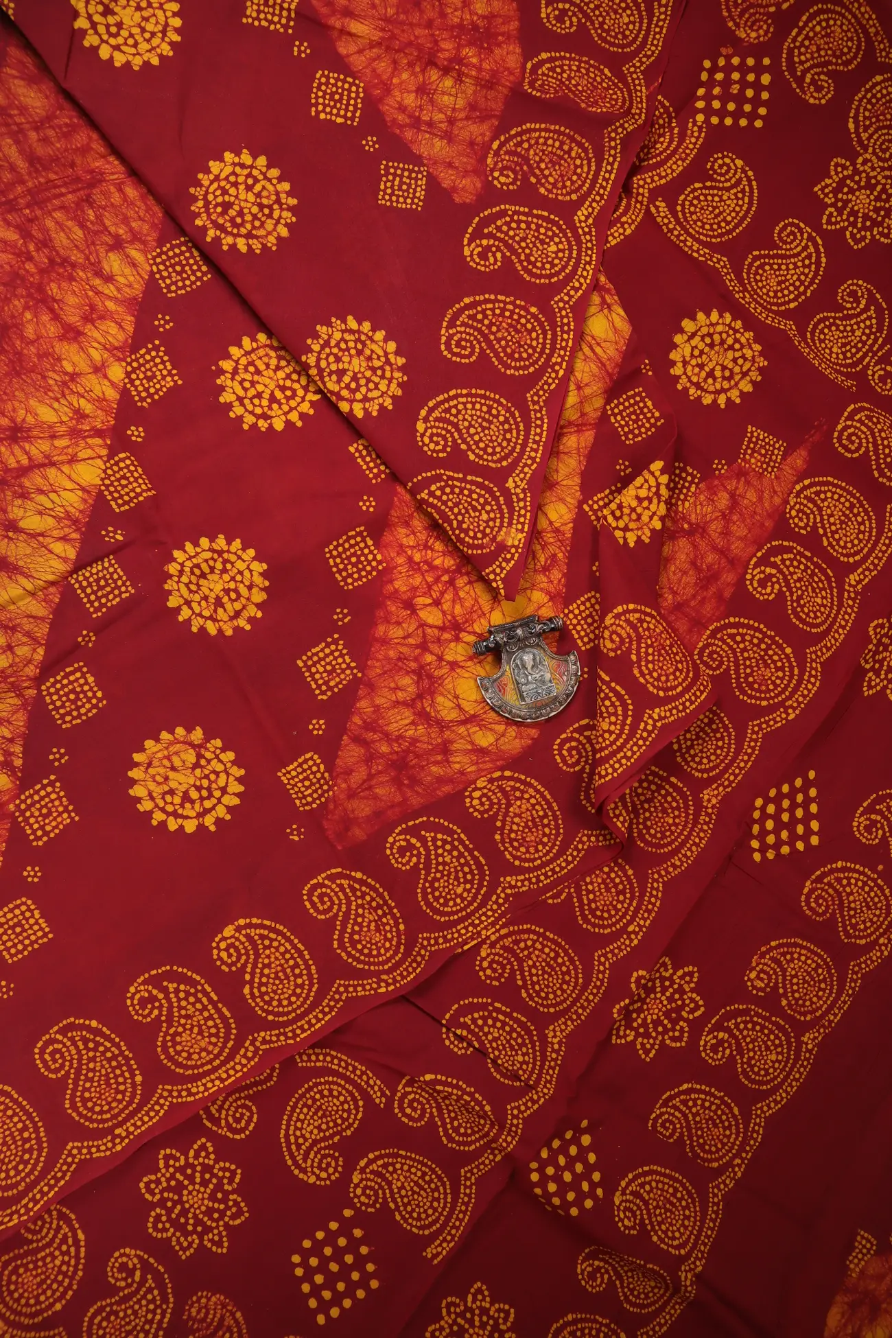 maroon-batik-madurai-sungudi-saree-ssb000048-a