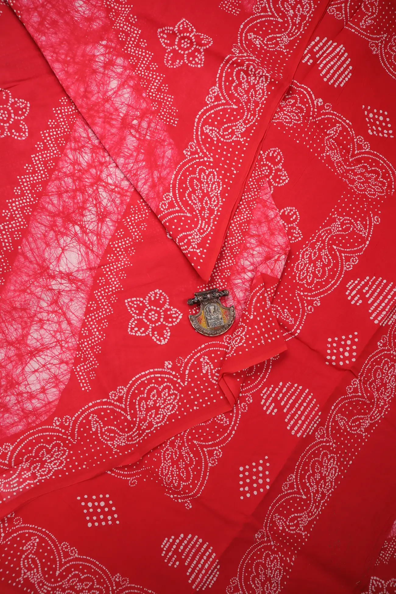 red-batik-madurai-sungudi-saree-ssb000052-a