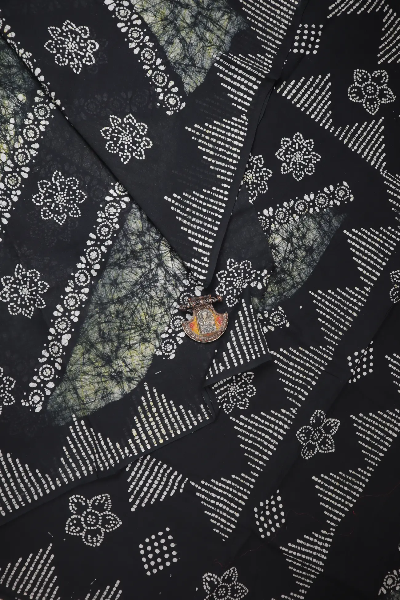 dark-green-batik-madurai-sungudi-saree-ssb000053-a