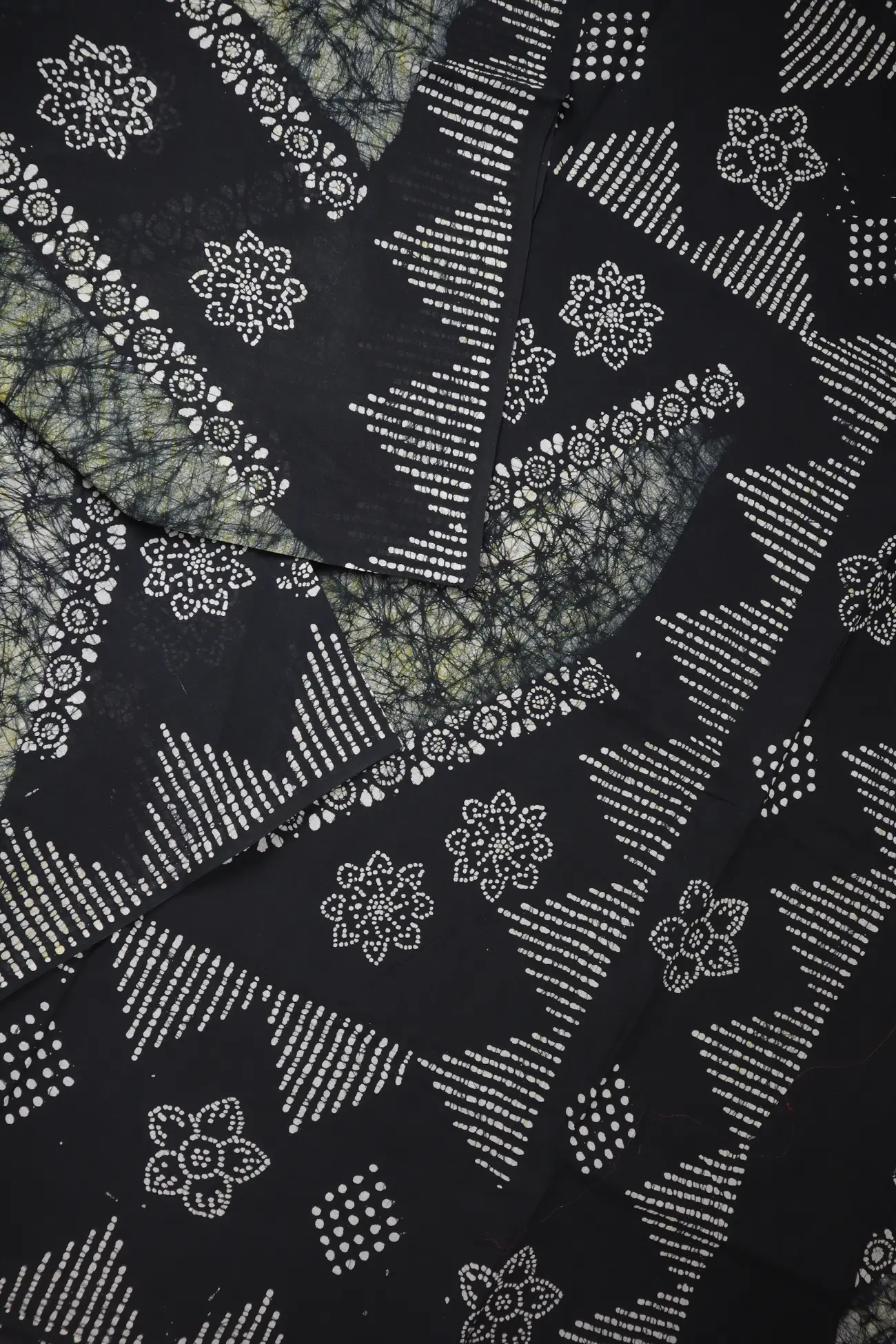 dark-green-batik-madurai-sungudi-saree-ssb000053-b
