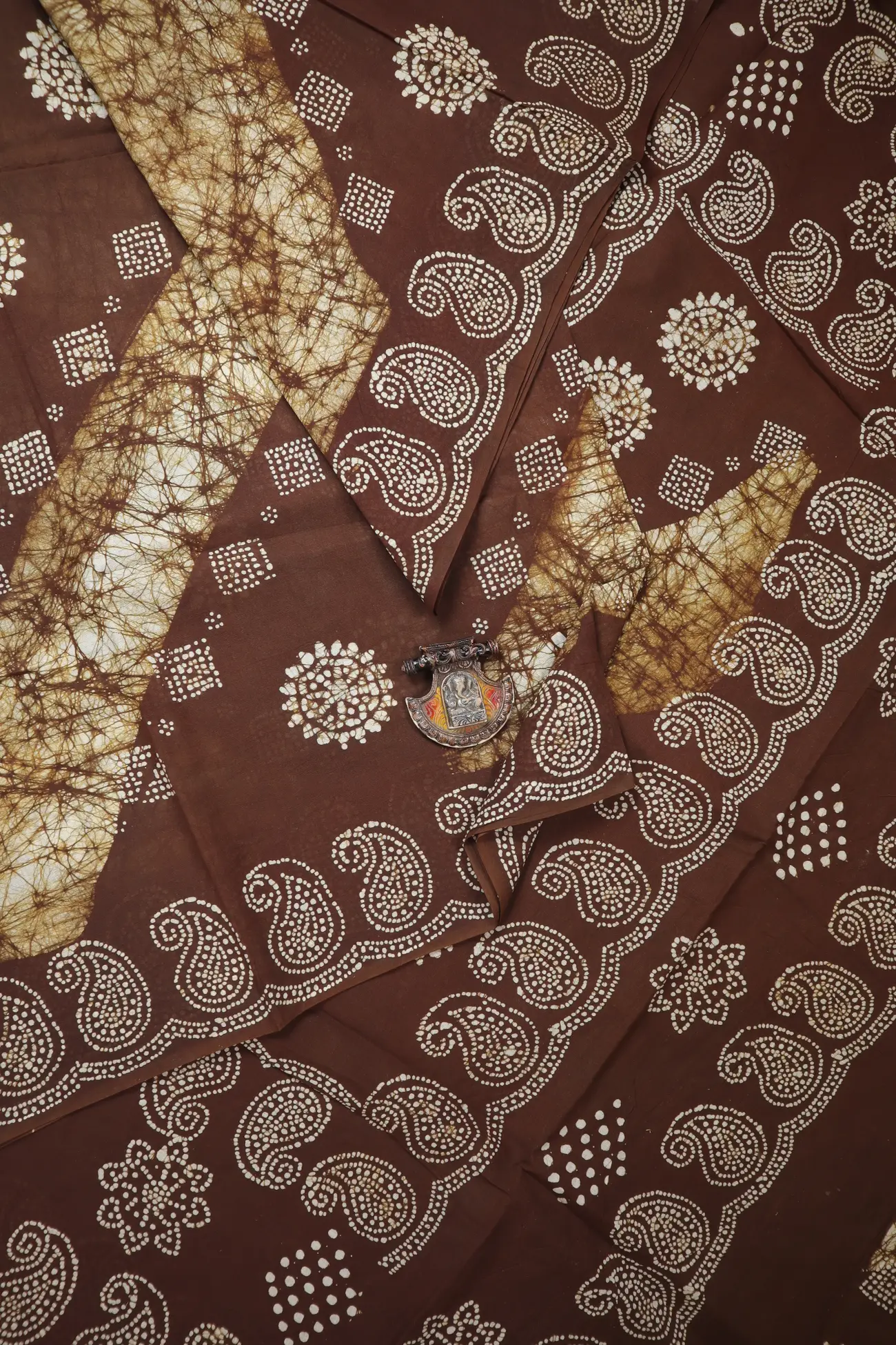 brown-batik-madurai-sungudi-saree-ssb000035-a