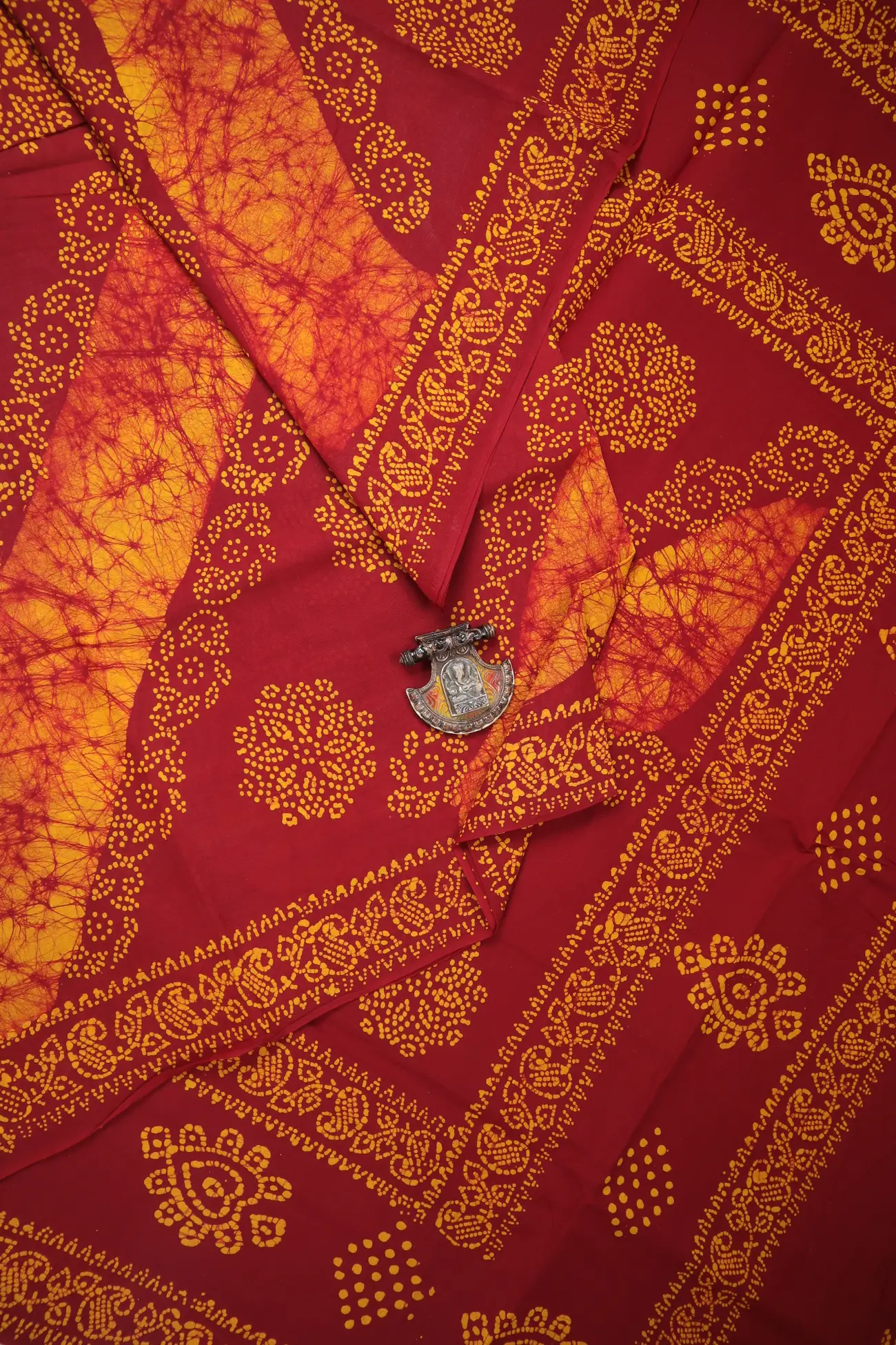 maroon-batik-madurai-sungudi-saree-ssb000049-a