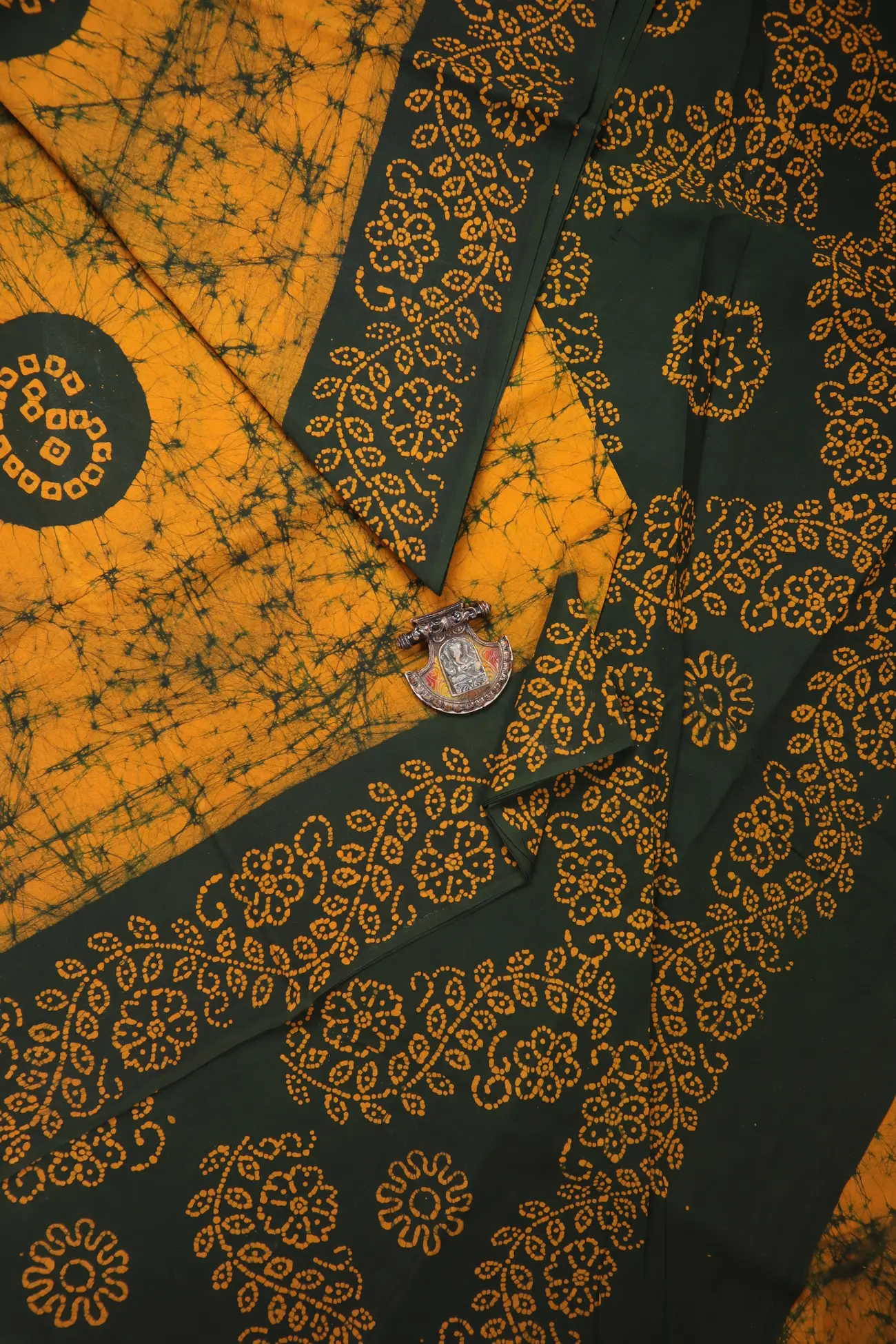 mustard-batik-madurai-sungudi-saree-ssb000044-a
