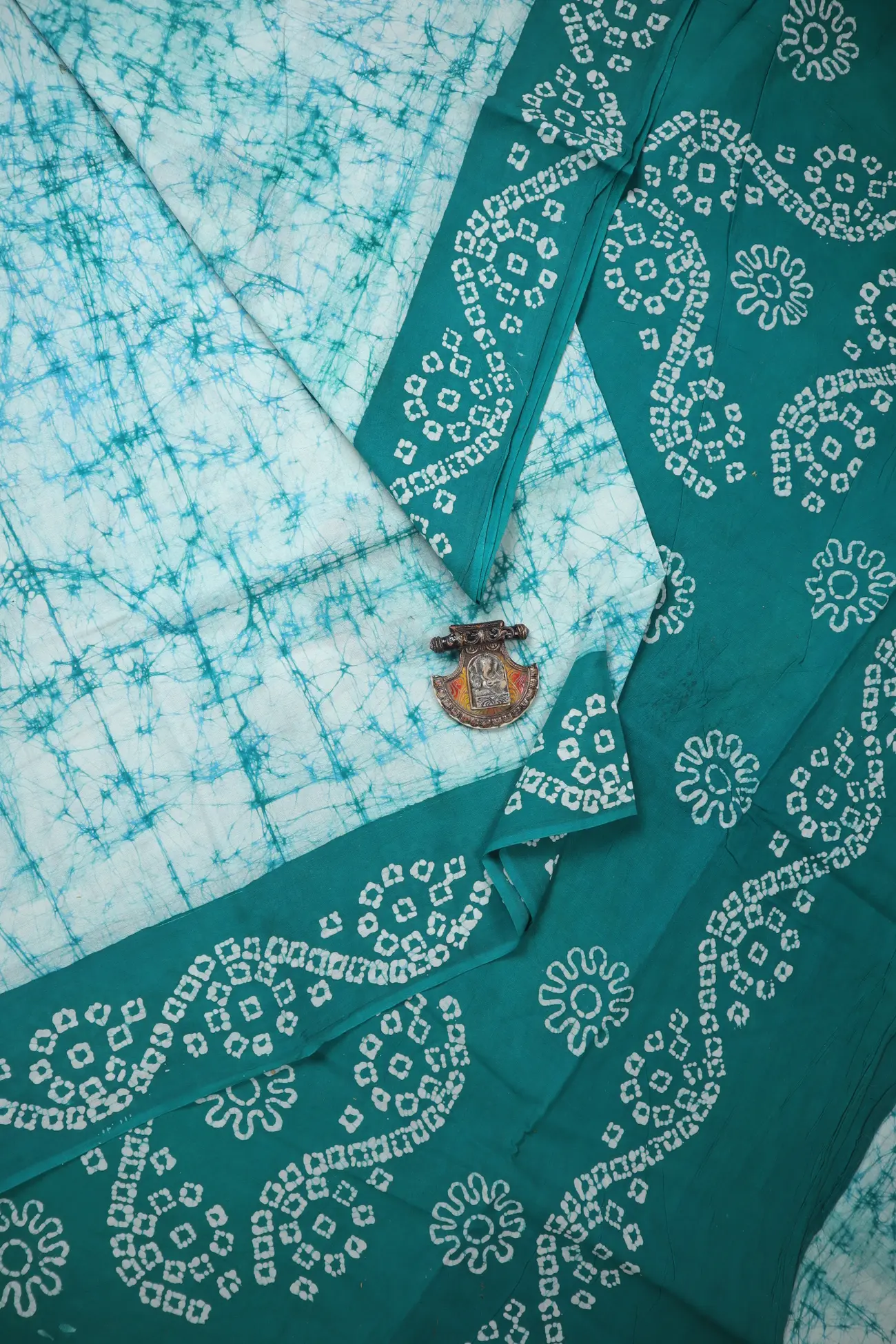 teal-batik-madurai-sungudi-saree-ssb000055-a