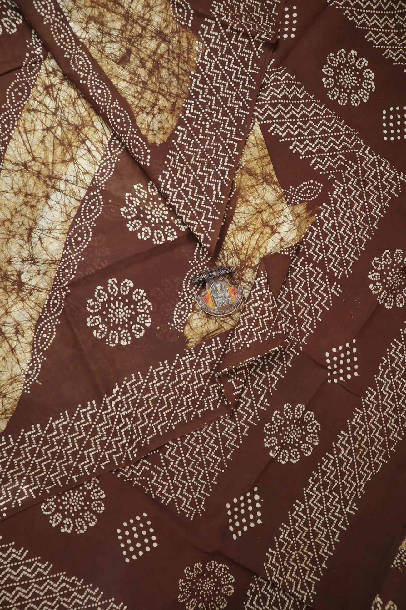 brown-batik-madurai-sungudi-saree-ssb000063-a
