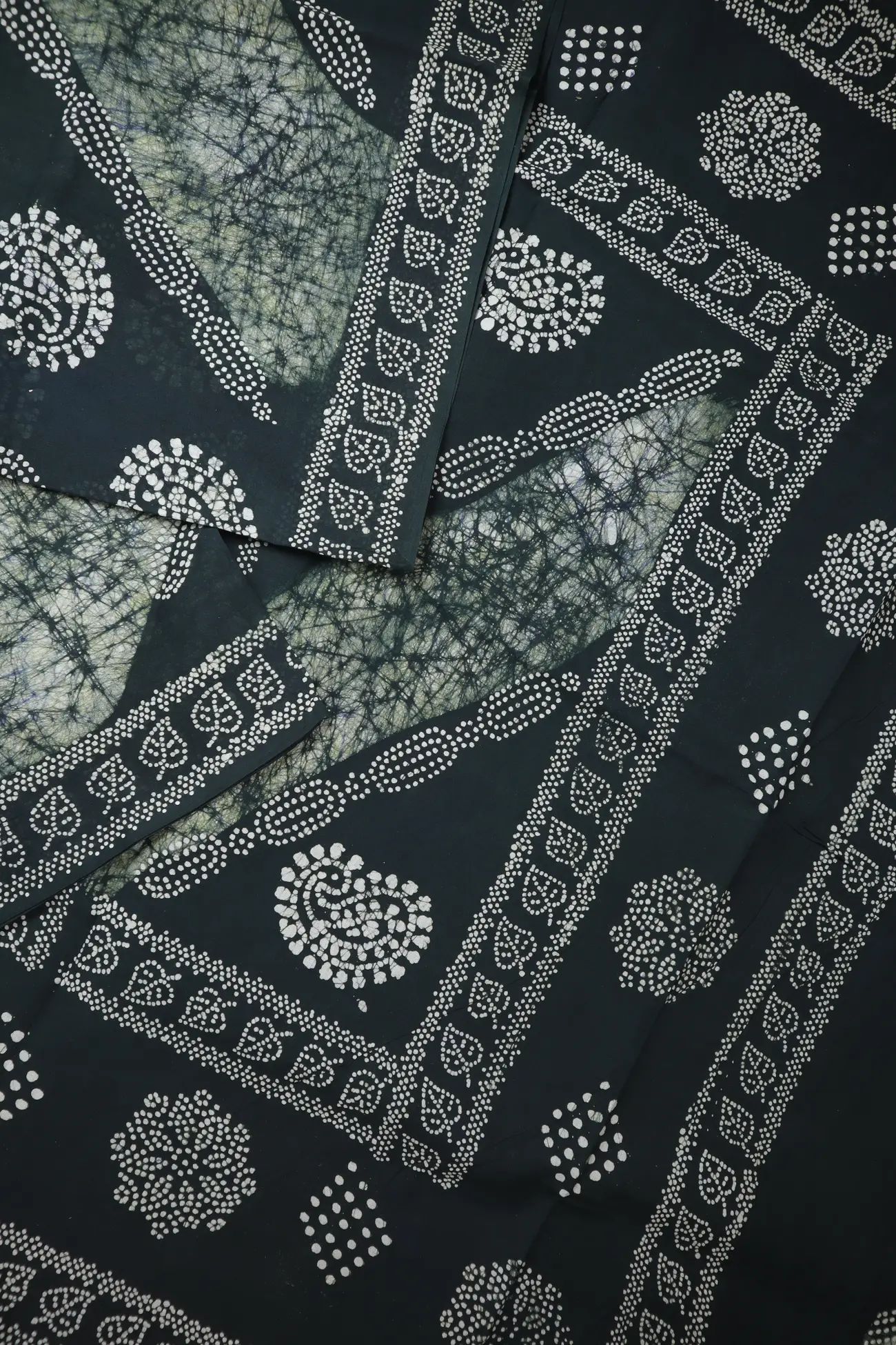dark-green-batik-madurai-sungudi-saree-ssb000032-b