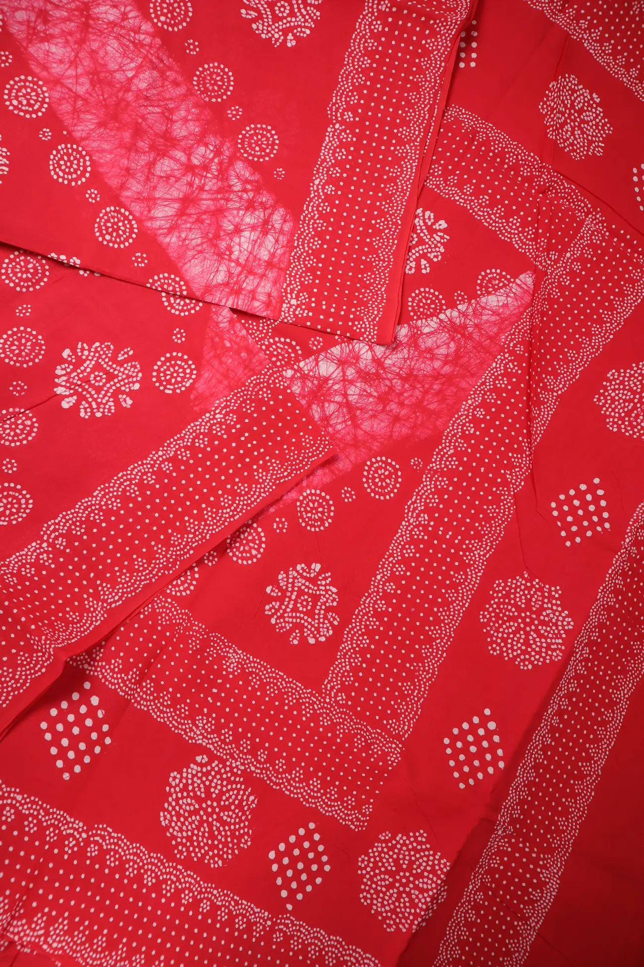 red-batik-madurai-sungudi-saree-ssb000054-b