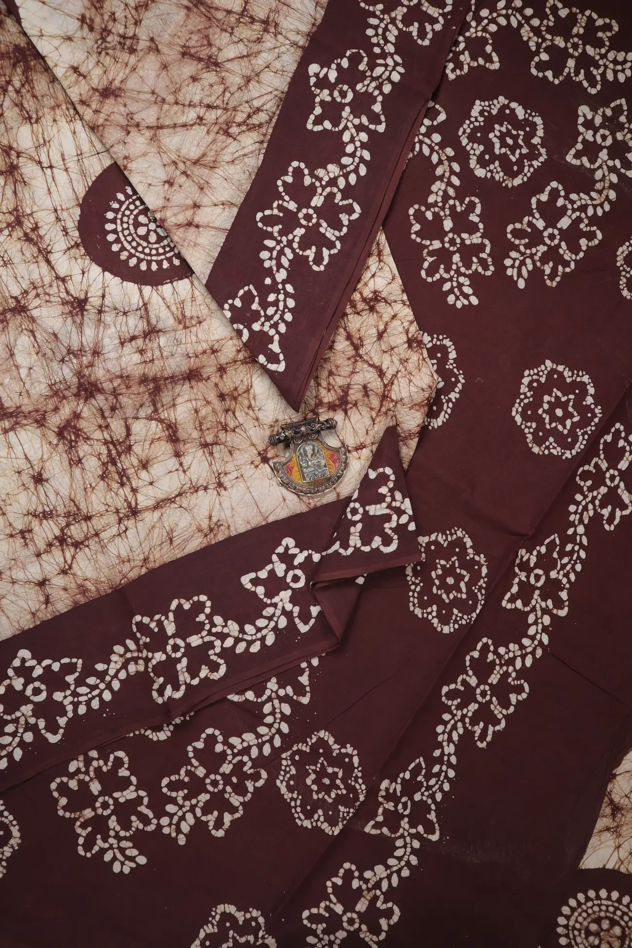 brown-batik-madurai-sungudi-saree-ssb000023-a