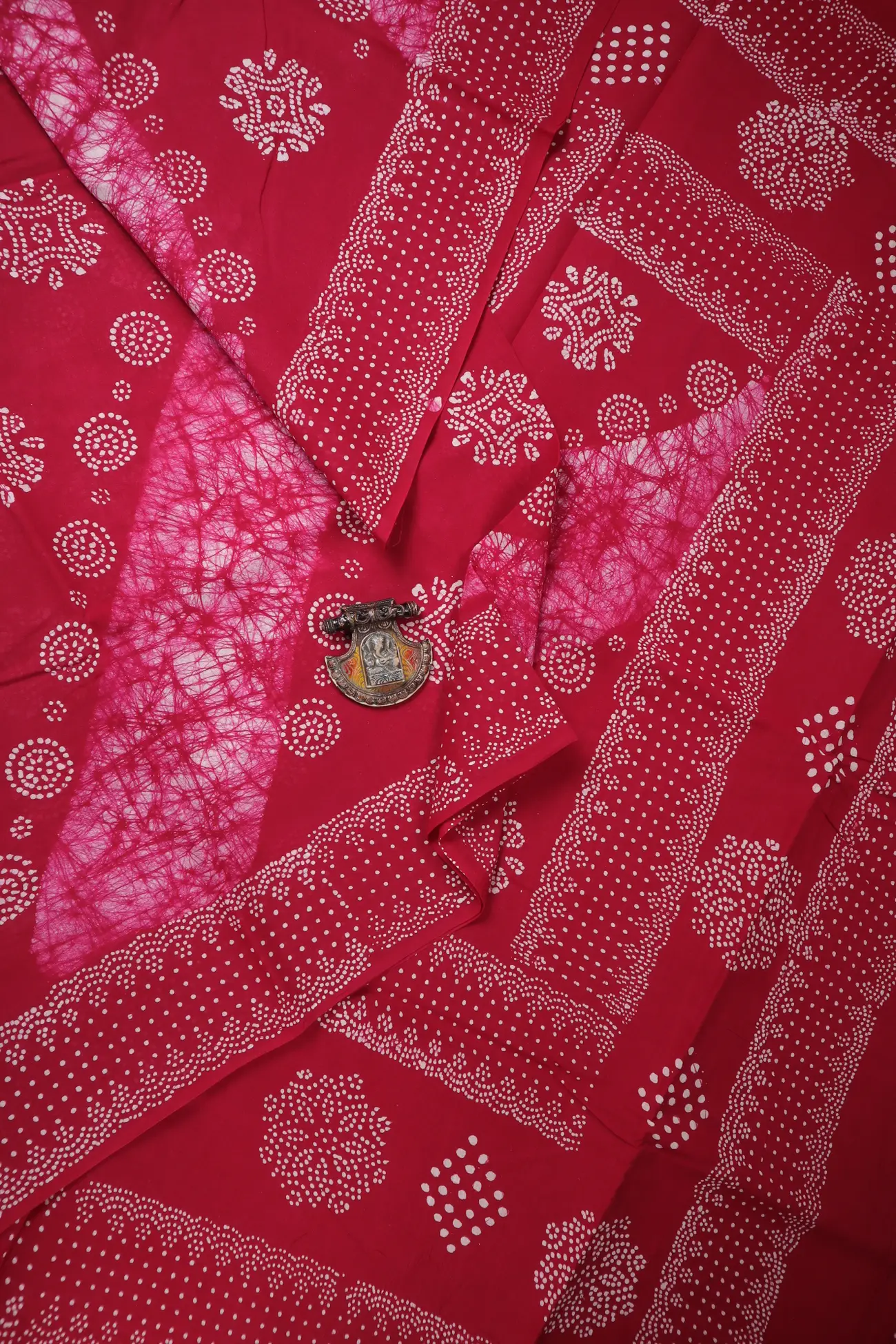 pink-batik-madurai-sungudi-saree-ssb000056-a