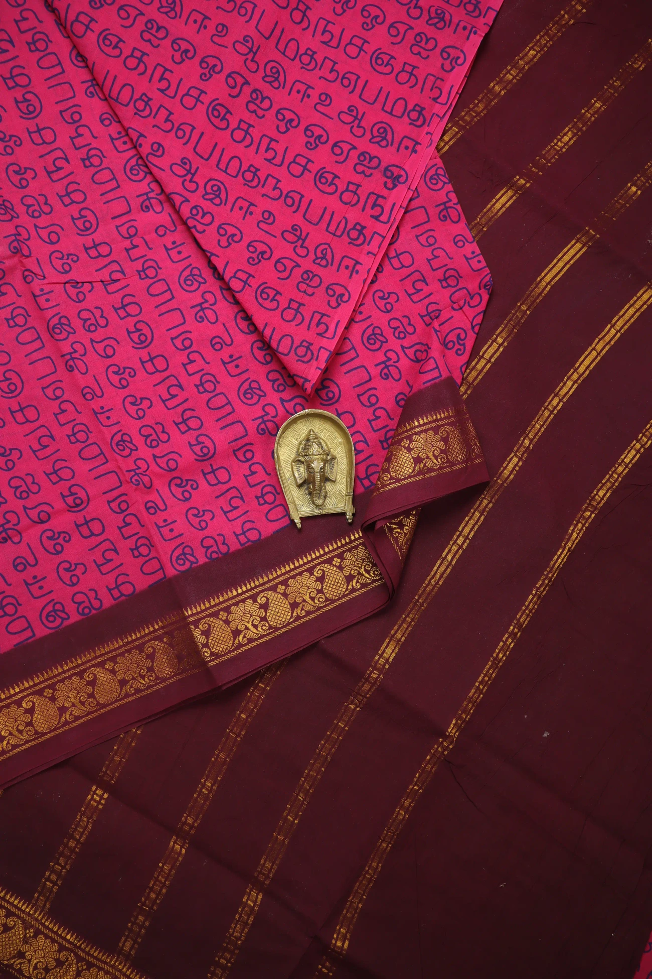 pink-tamil-alphabets-madurai-sungudi-saree-ss006311-a