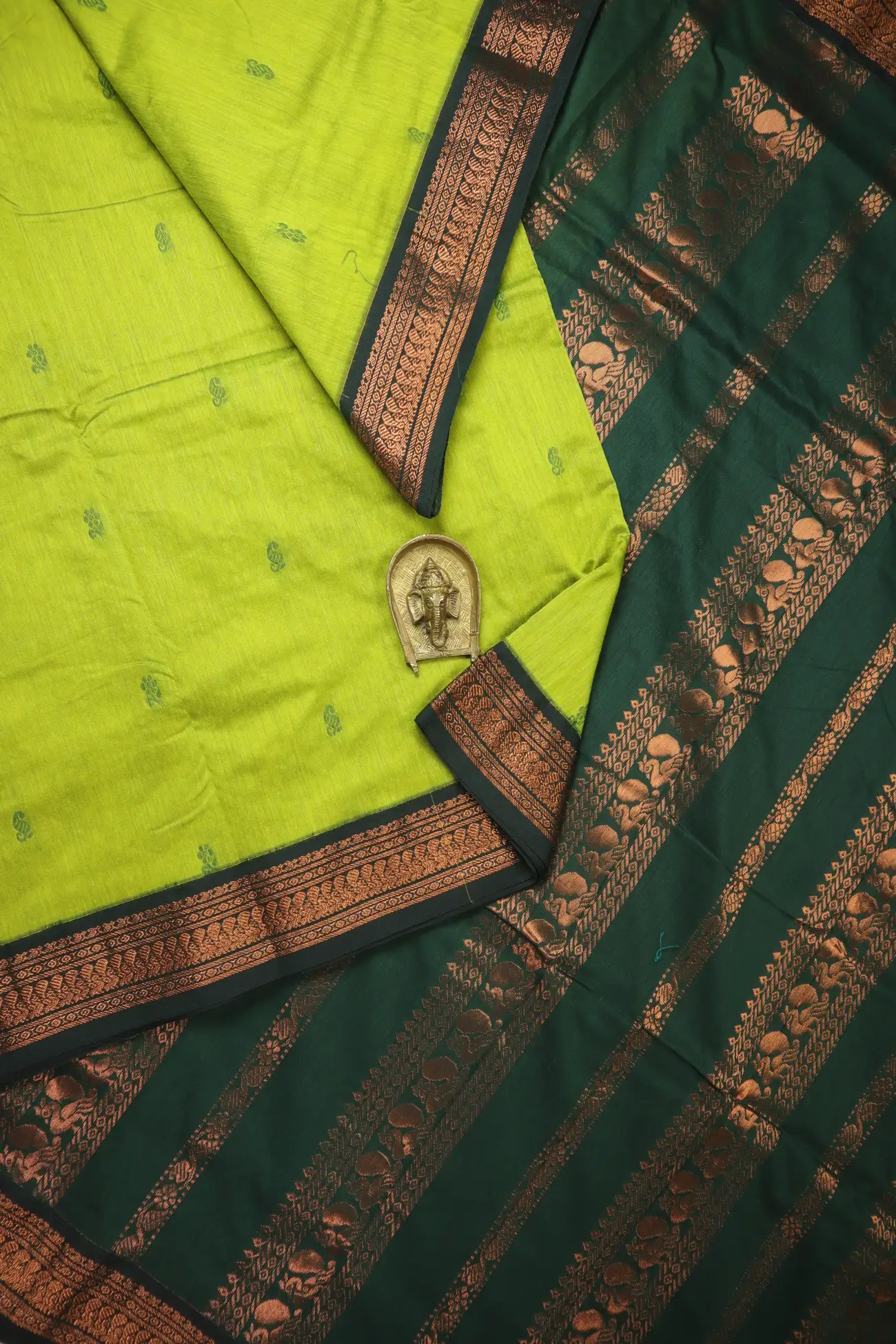 light-green-peacock-kalyani-cotton-madisar-kns000023-a