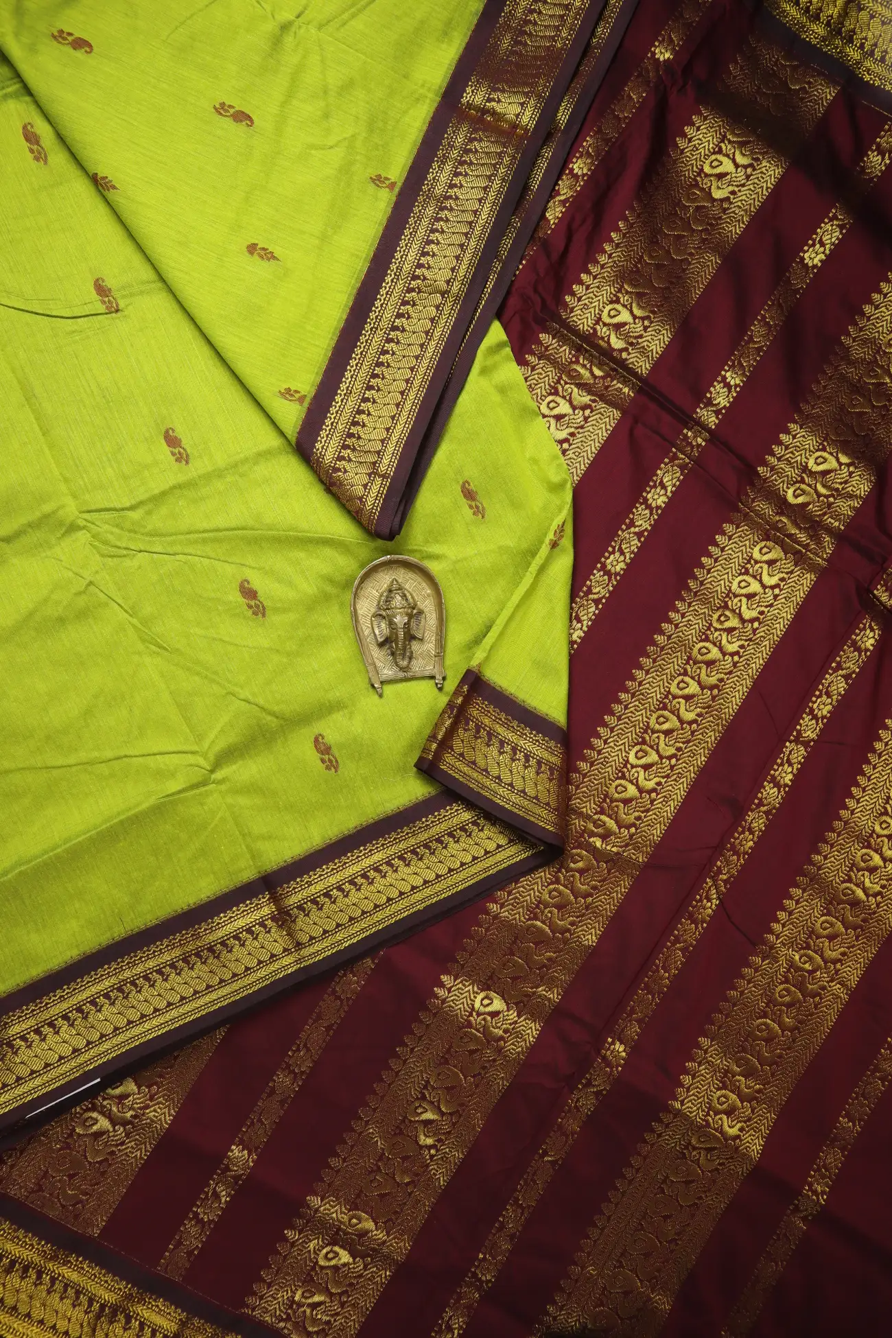 light-green-peacock-kalyani-cotton-madisar-kns000017-a