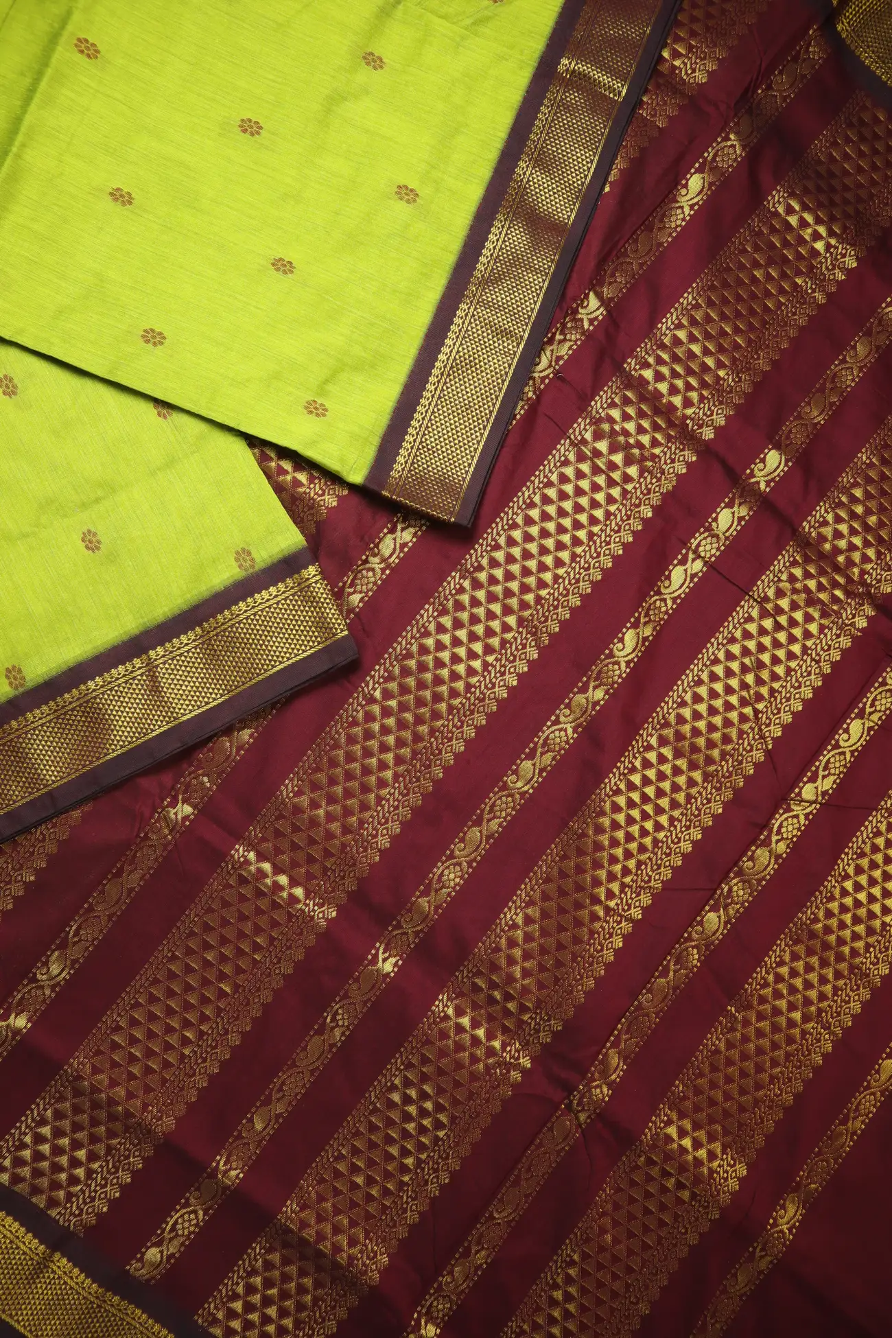 light-green-diamoned-kalyani-cotton-madisar-kns000022-b