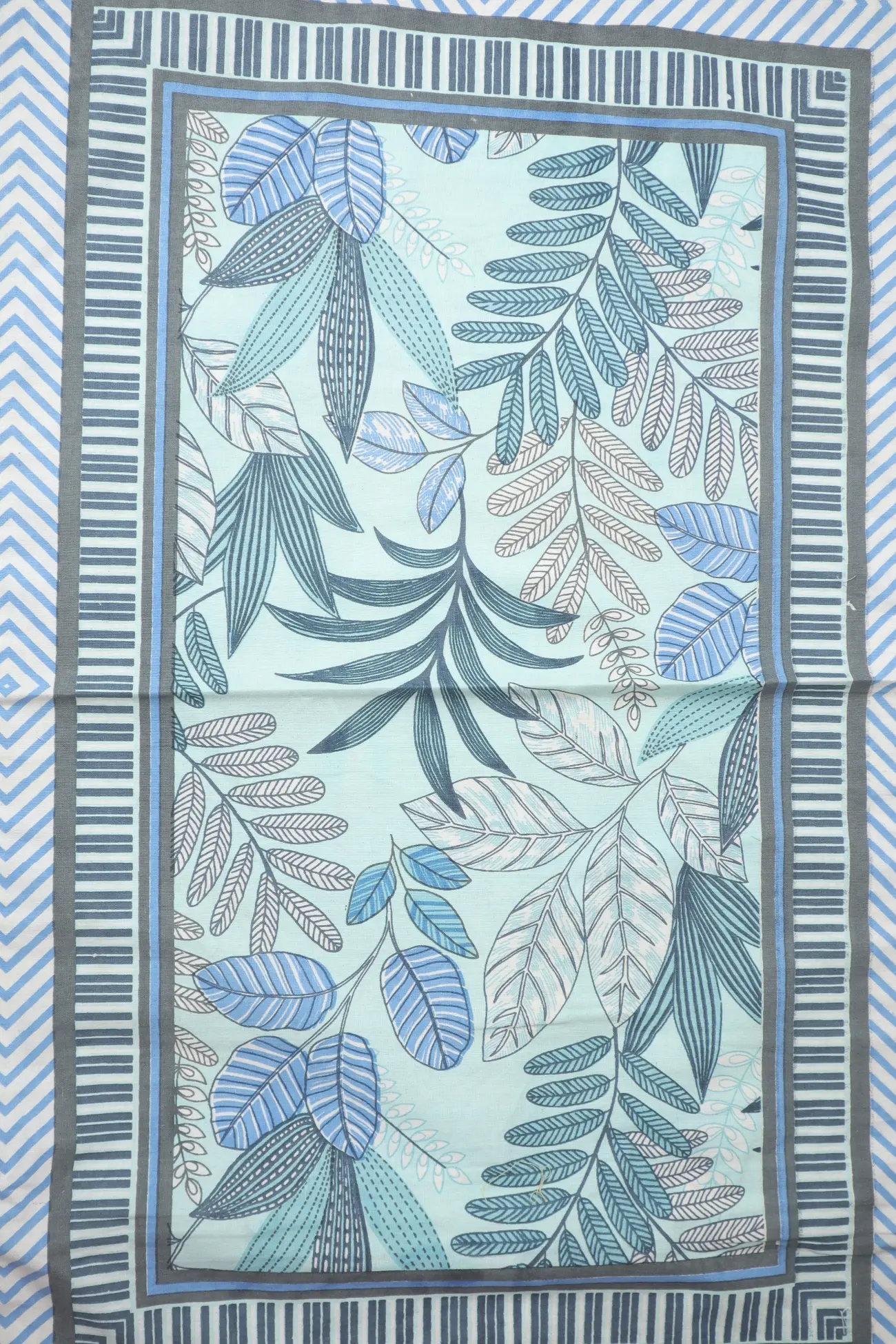light-blue-leaf-bedspread-bp000150-c