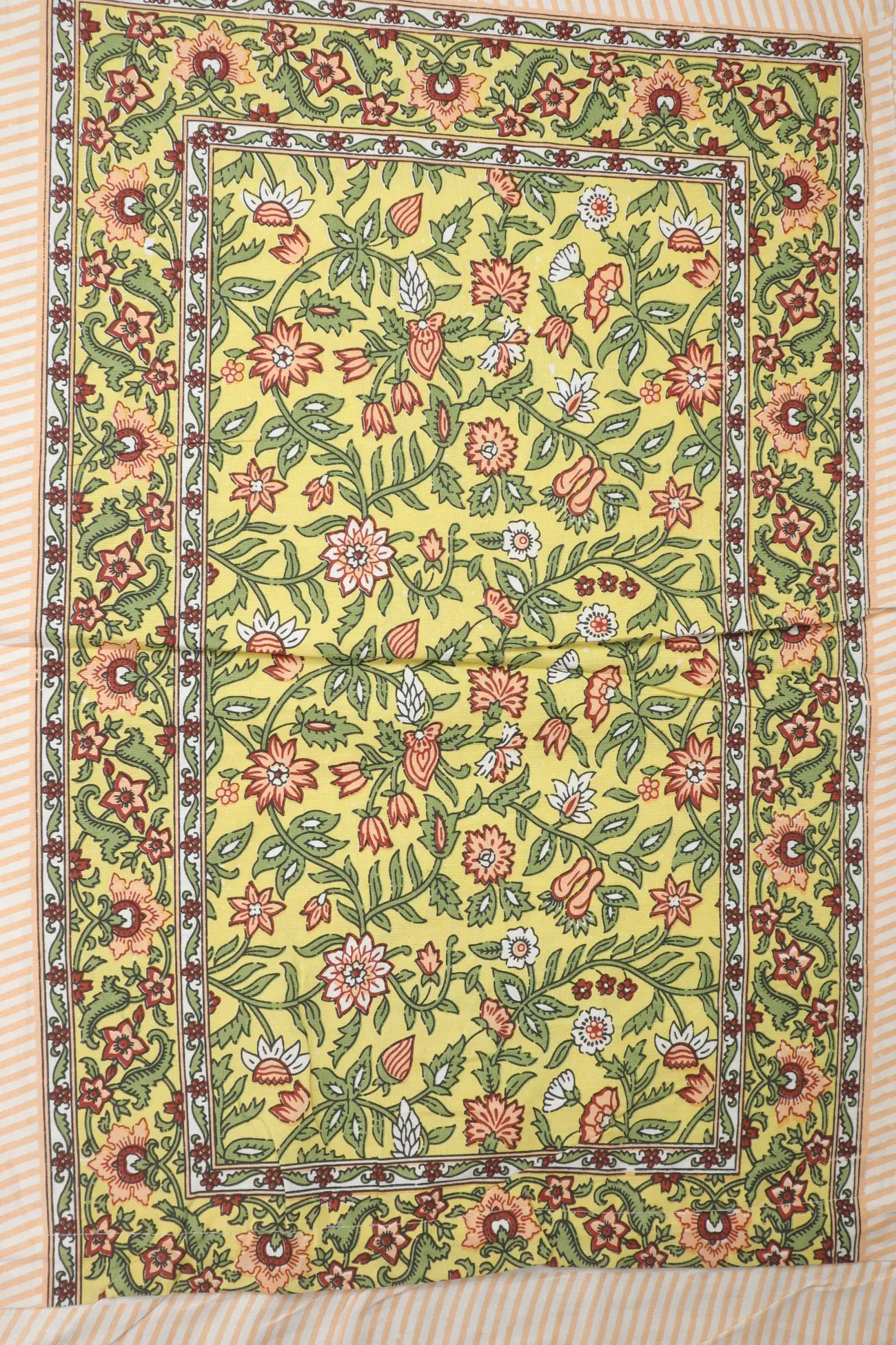 yellow-flower-bedspread-bp000121-d