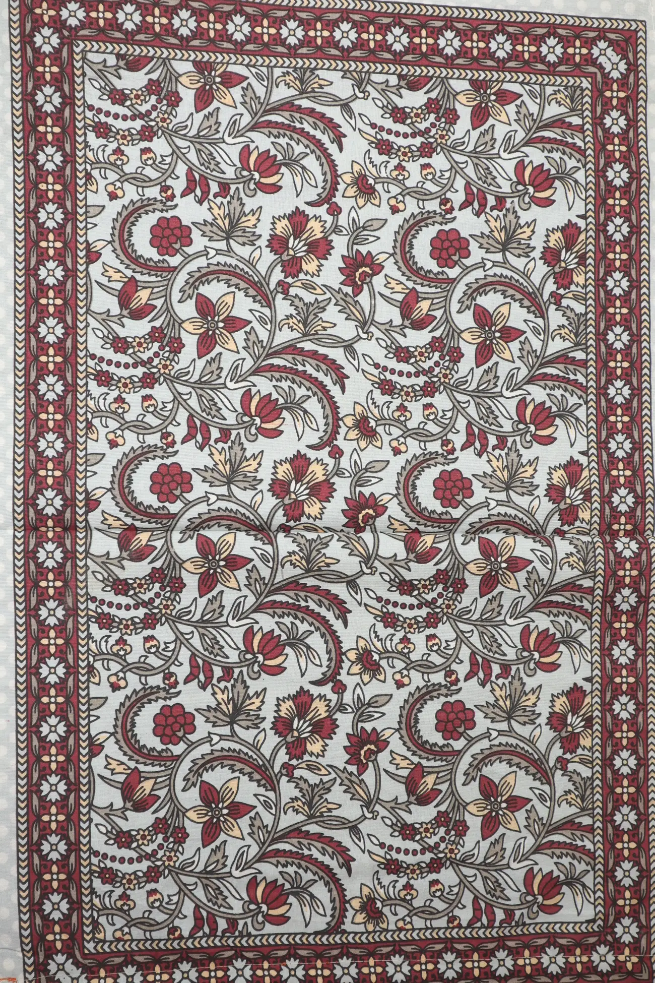 maroon-flower-bedspread-bp000159-c