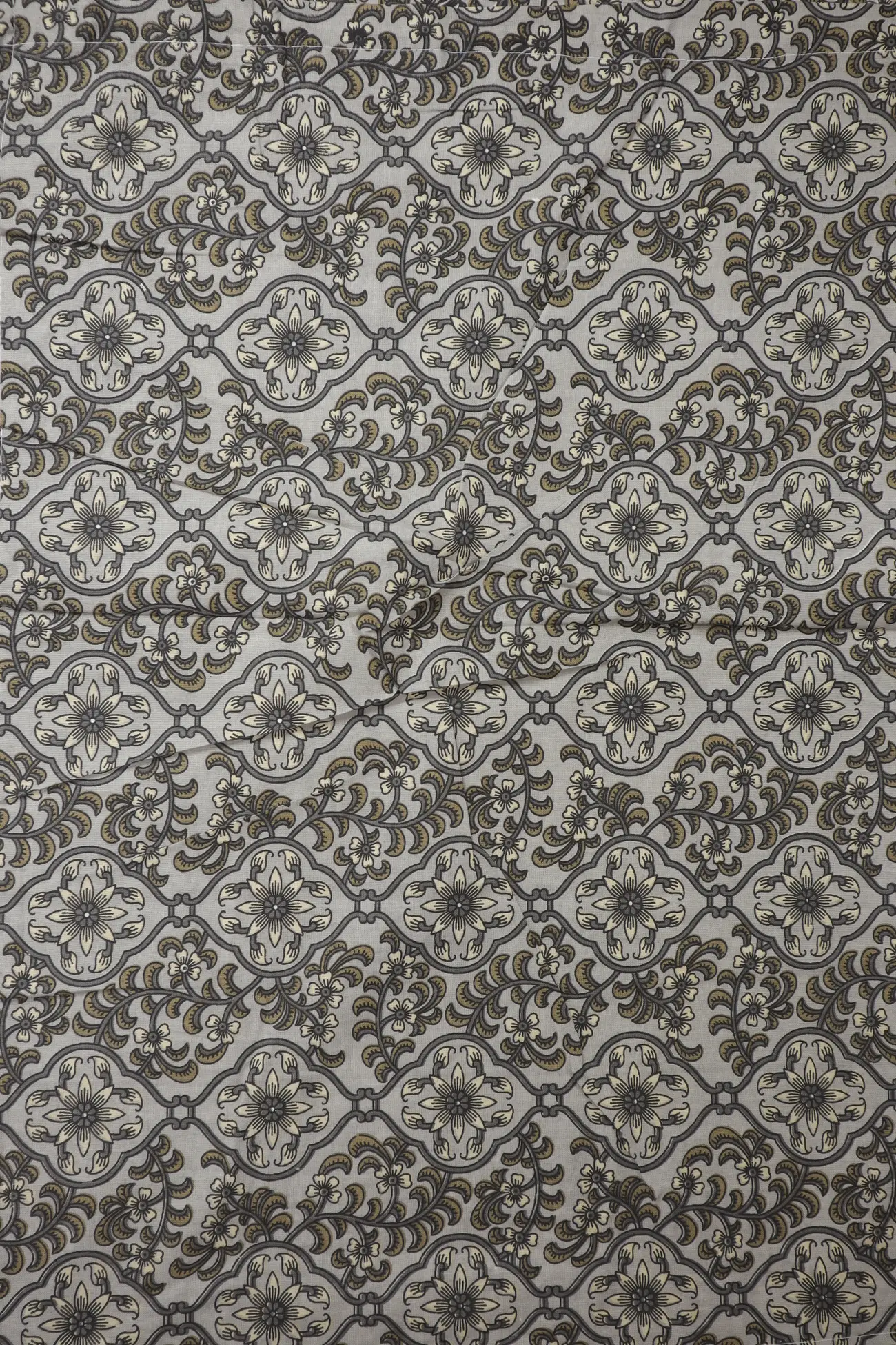 gray-flower-bedspread-bp000164-d