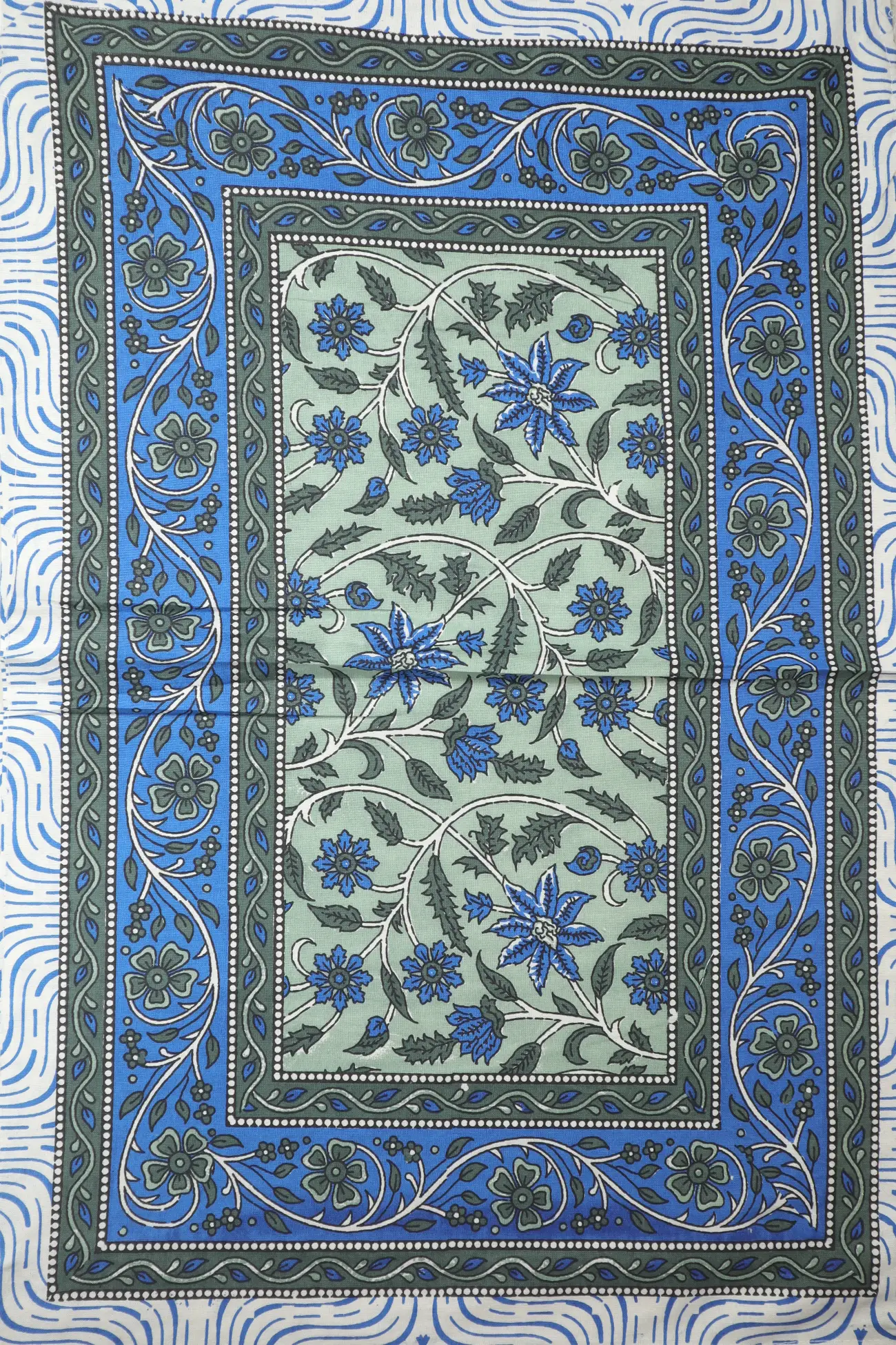 blue-flower-bedspread-bp000135-c