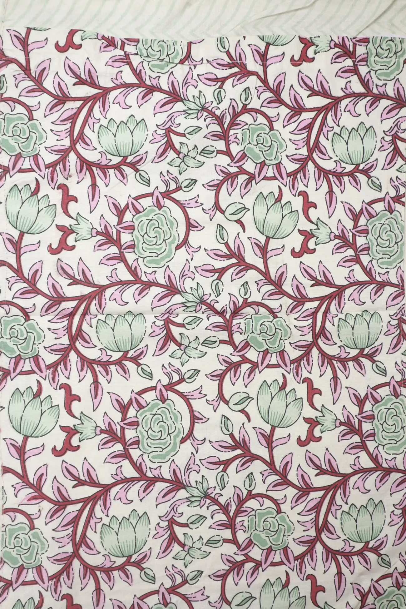 pink-flower-bedspread-bp000143-d
