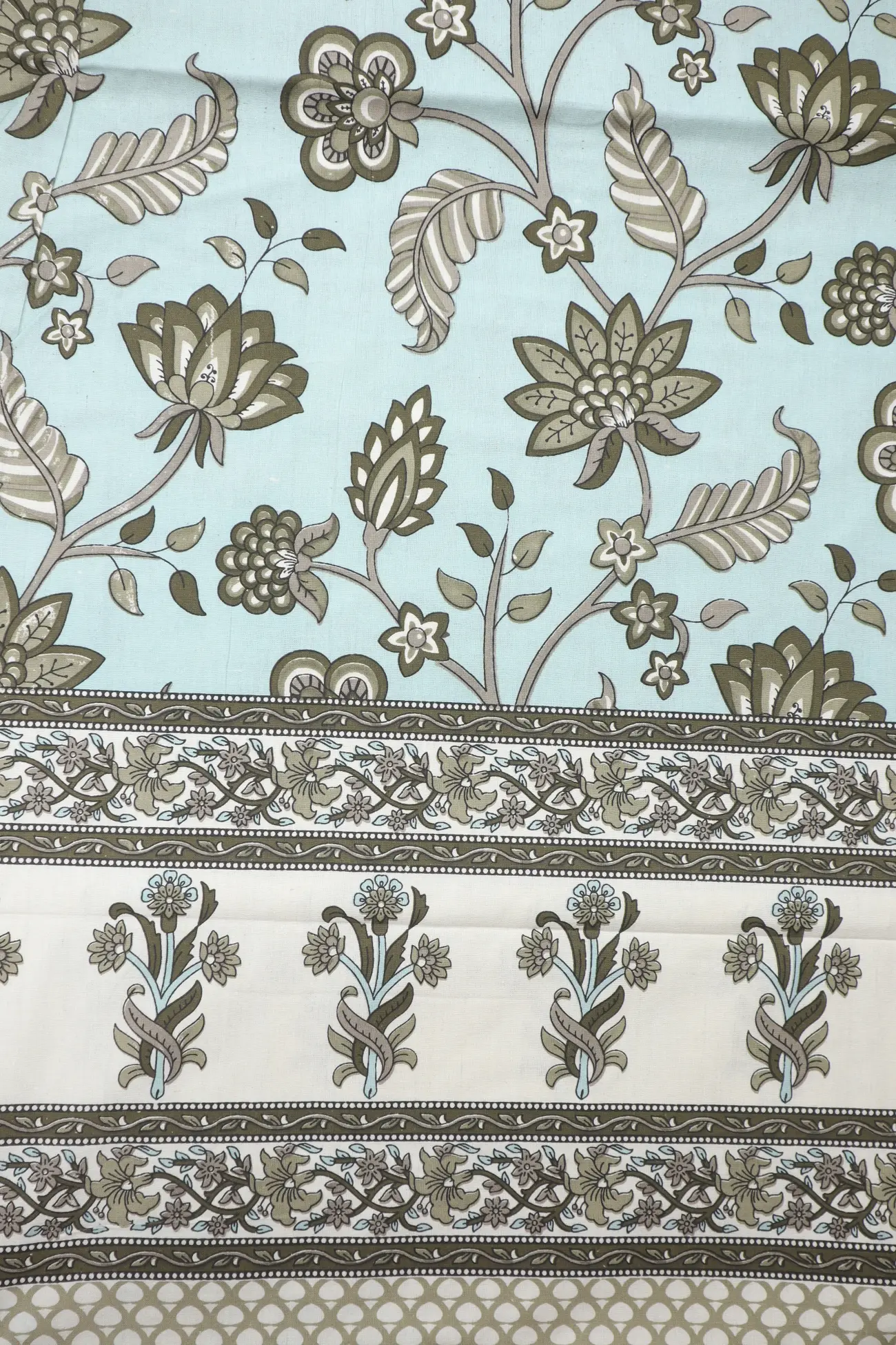 sky-blue-flower-bedspread-bp000120-b